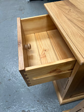 Load image into Gallery viewer, Set of 2 APPLEBY LIGHT OAK 3 Drawer Bedside Tables Quality Furniture Clearance Ltd