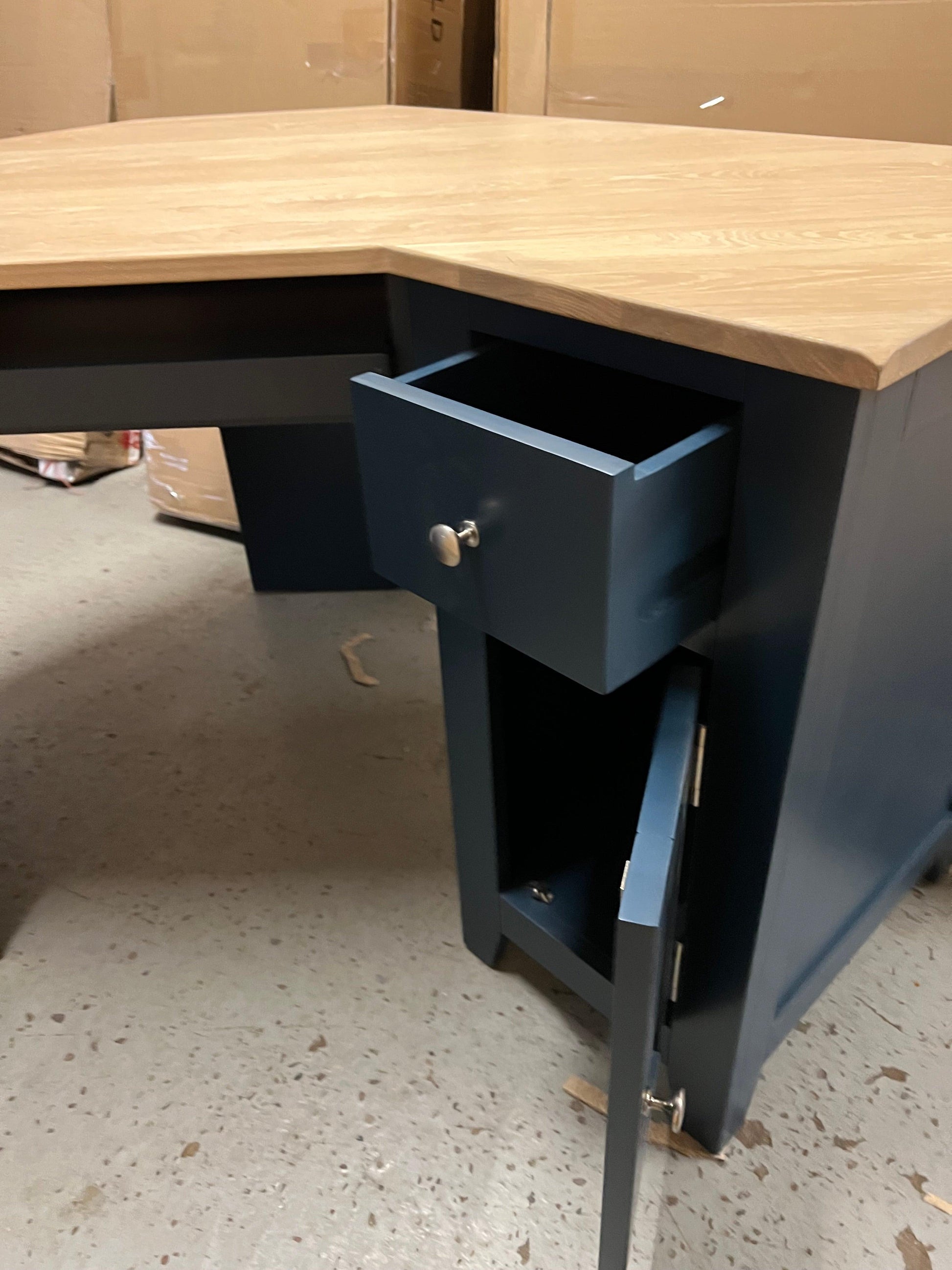 CHESTER MIDNIGHT BLUE
Corner Desk Quality Furniture Clearance Ltd