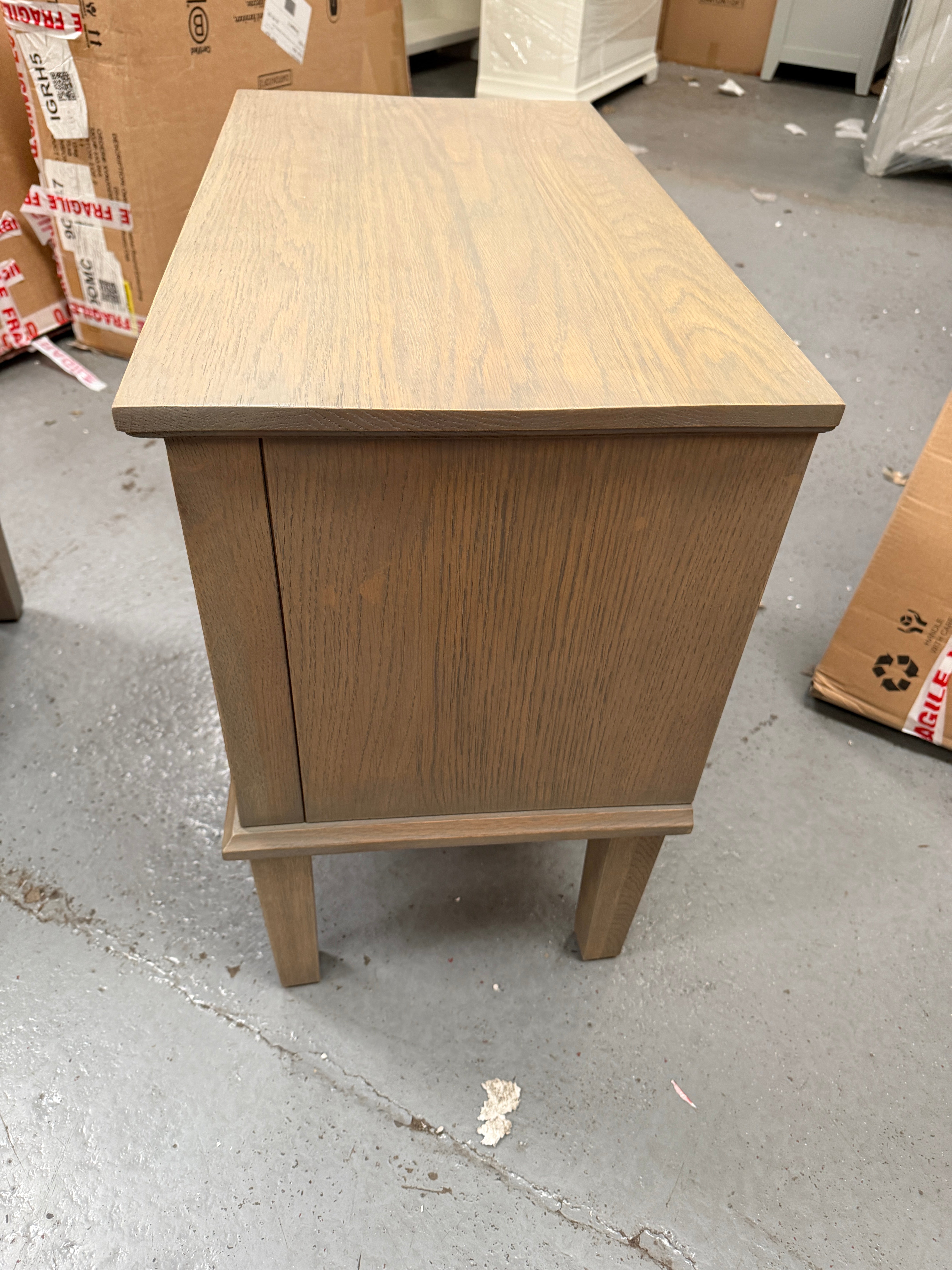 BIBURY SMOKED OAK
Wide 2 Drawer Bedside Table - set of 2 Quality Furniture Clearance Ltd