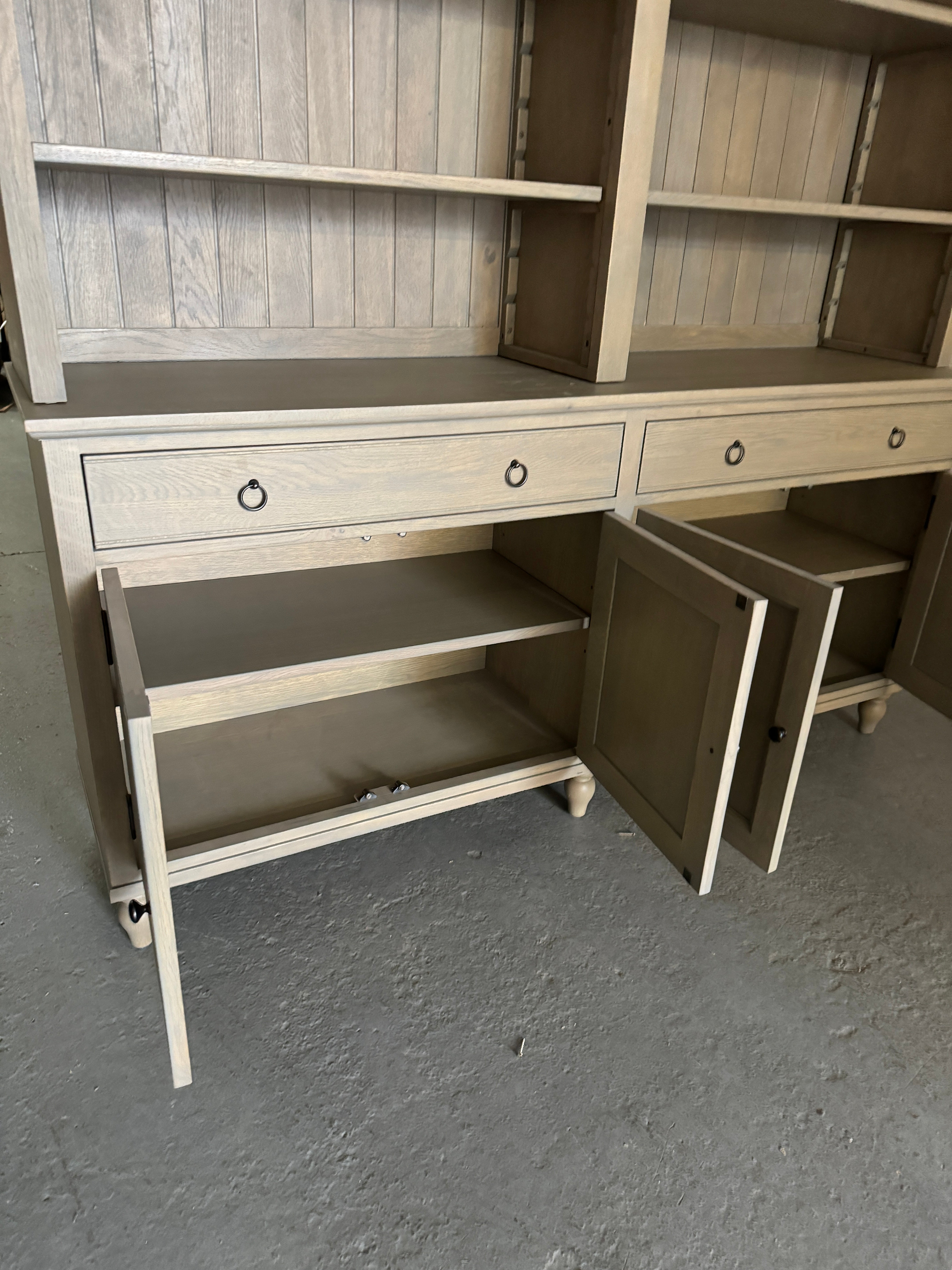 ELKSTONE SMOKED OAK
Grand Dresser Quality Furniture Clearance Ltd