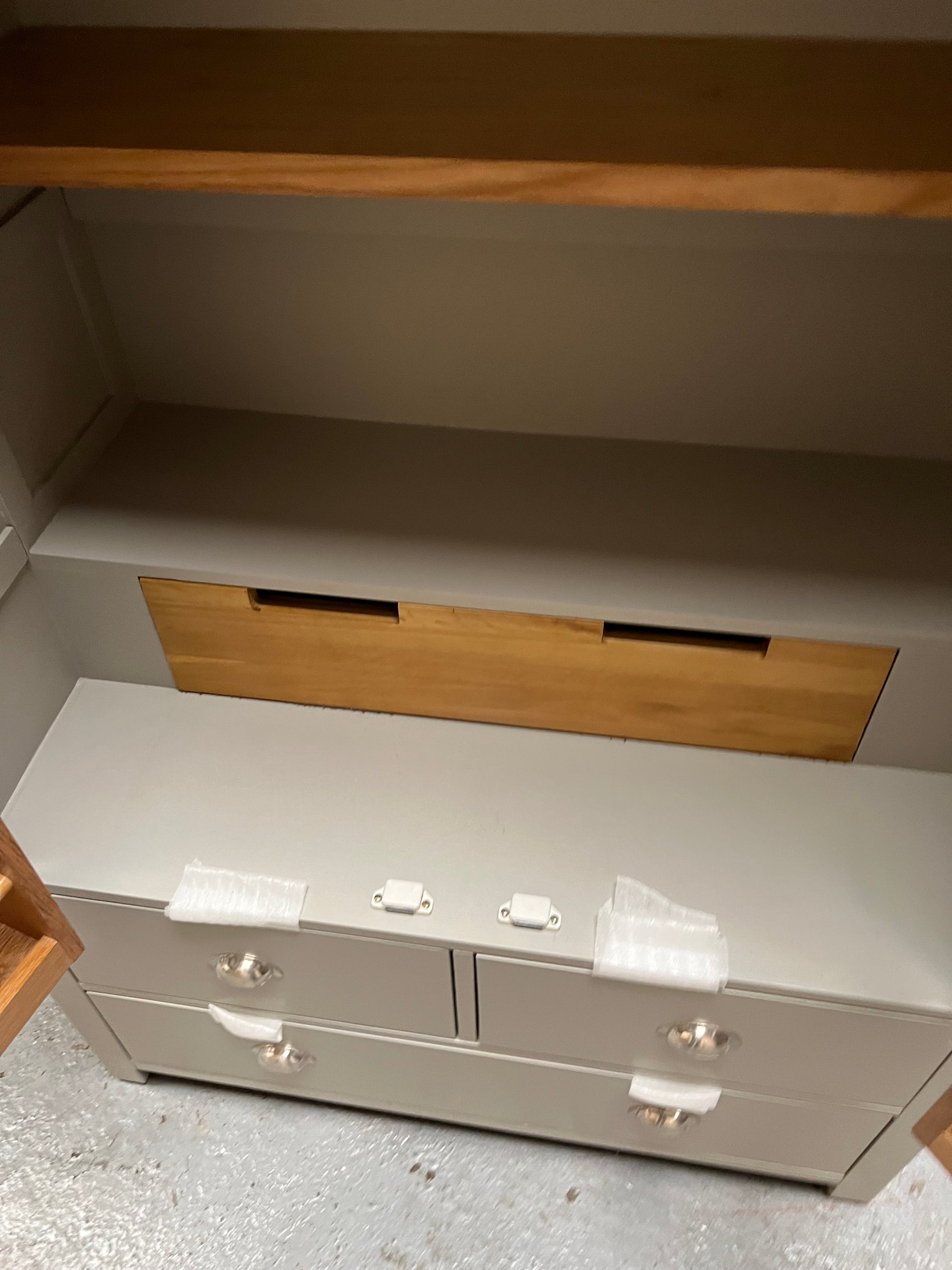 Hampshire ‘Country Life’ Double Larder - Grey Quality Furniture Clearance Ltd