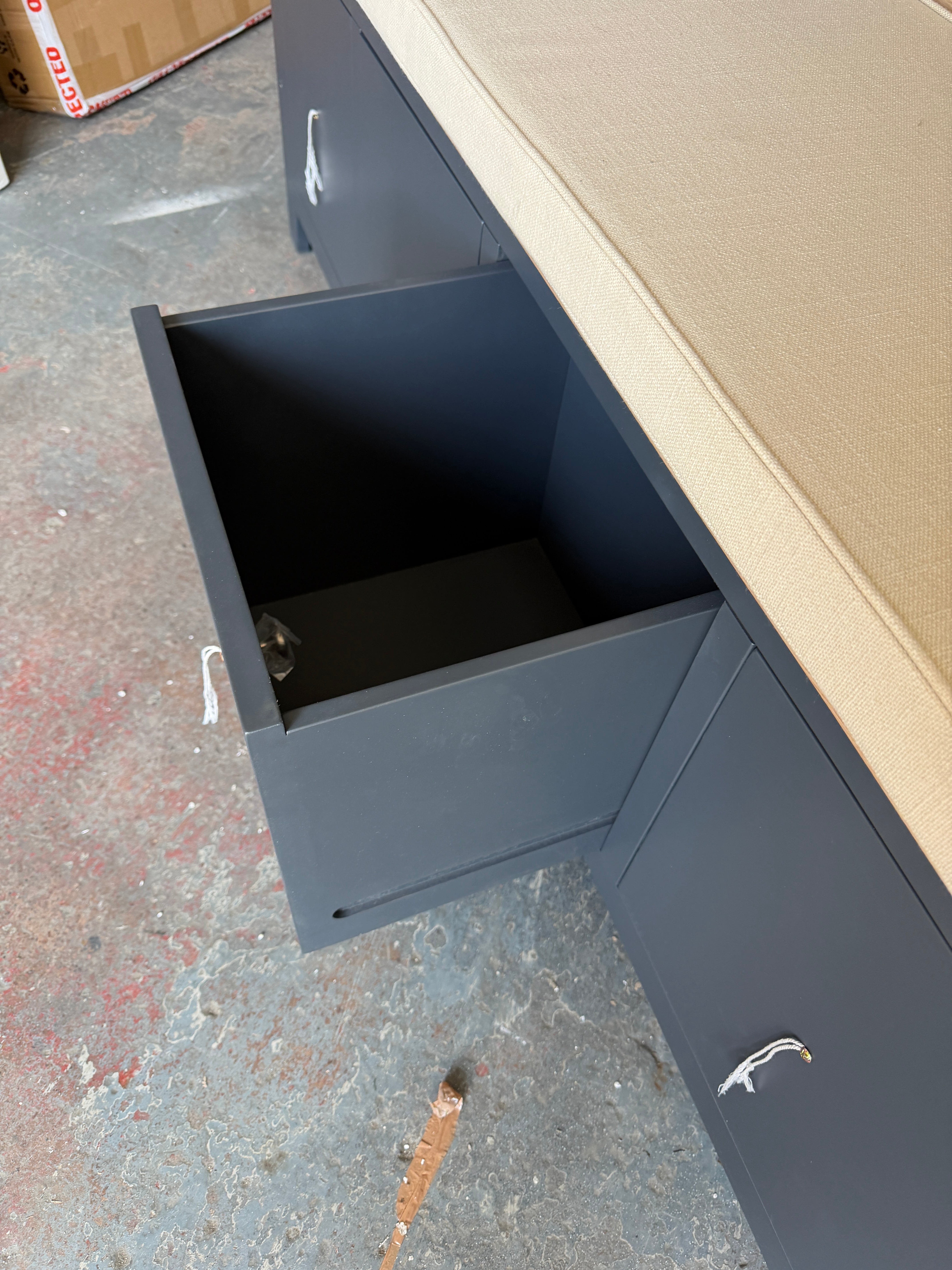 CHESTER CHARCOAL
4 Drawer Shoe Bench Quality Furniture Clearance Ltd