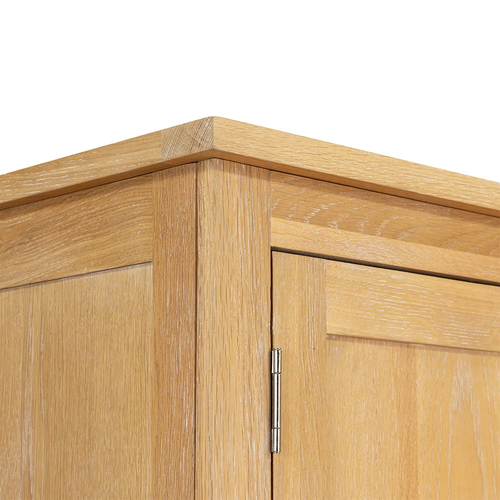 INGLESHAM WHITEWASH OAK
Quad Wardrobe Quality Furniture Clearance Ltd