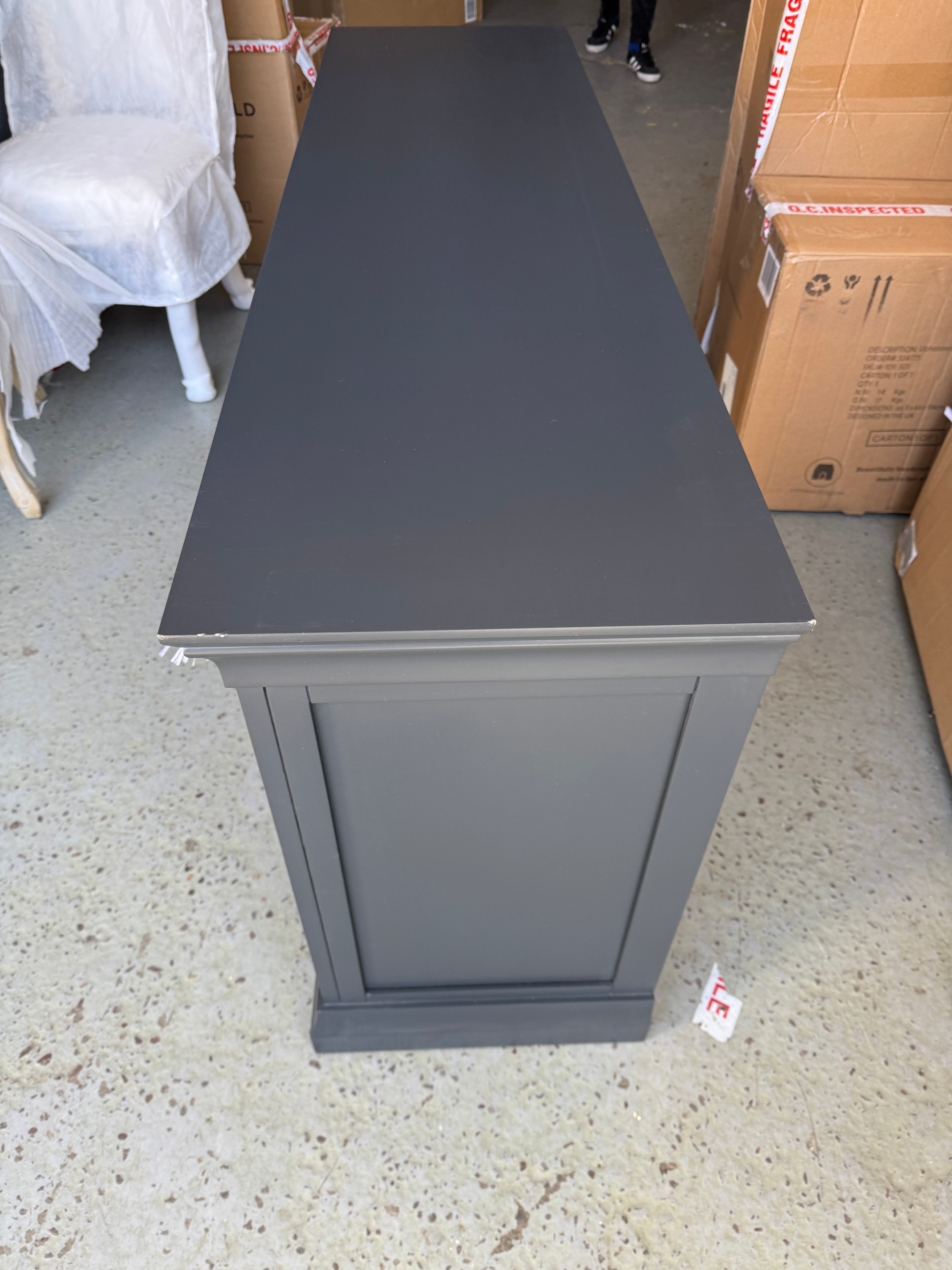 CHANTILLY DUSKY BLACK
Dressing Table Quality Furniture Clearance Ltd