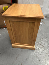 Load image into Gallery viewer, Set of 2 APPLEBY LIGHT OAK 3 Drawer Bedside Tables Quality Furniture Clearance Ltd
