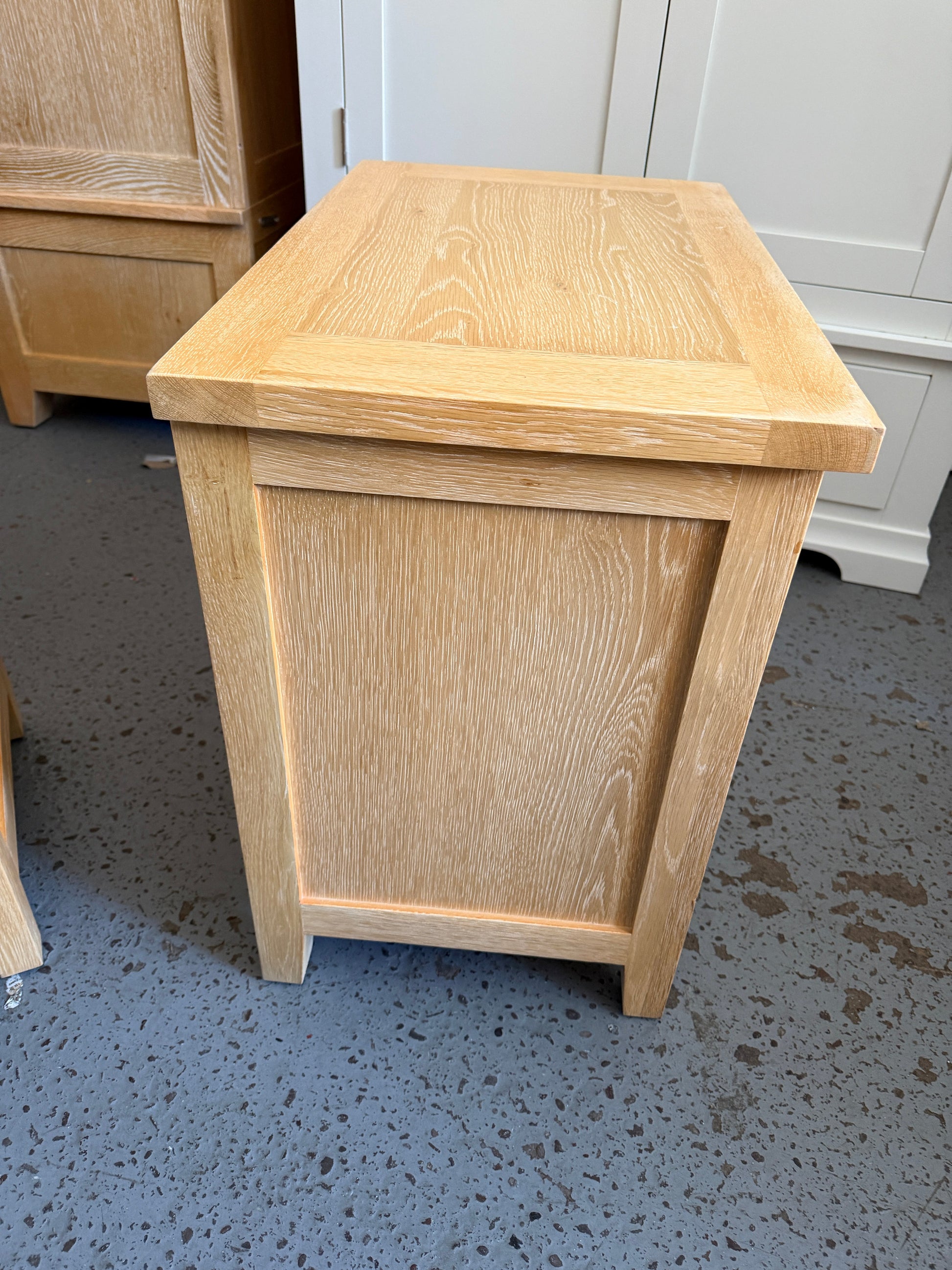 Set Of Two - INGLESHAM WHITEWASH OAK
Jumbo Bedside Table Quality Furniture Clearance Ltd