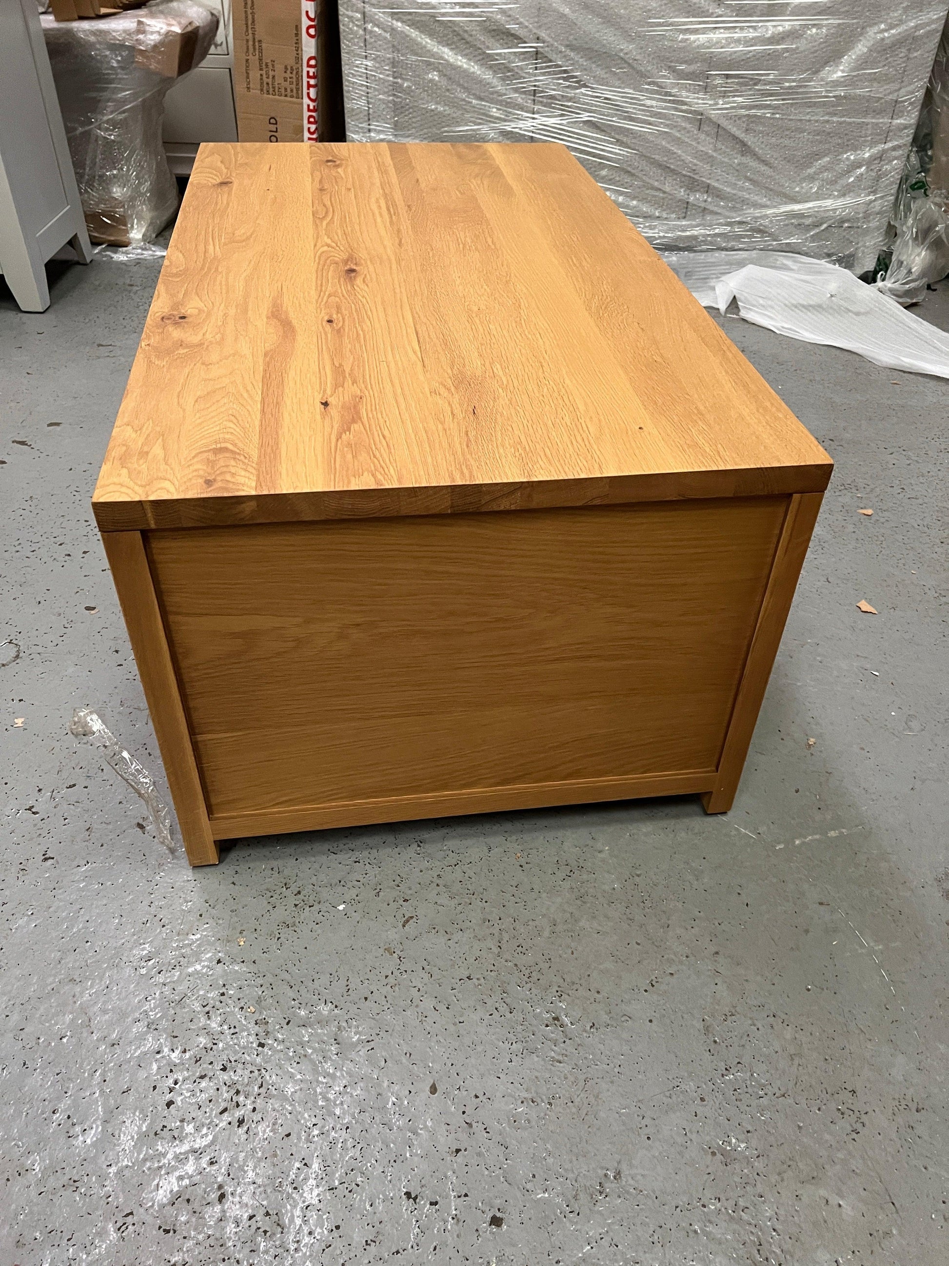 ELKSTONE MELLOW OAK
Coffee Table Quality Furniture Clearance Ltd