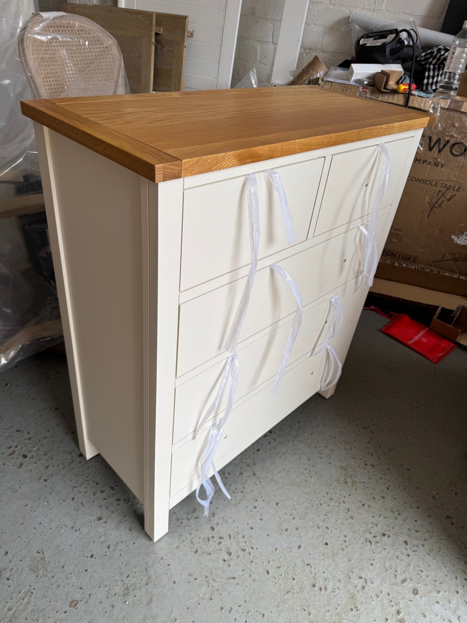 SIMPLY COTSWOLD CLASSIC CREAM
5 Drawer Chest Quality Furniture Clearance Ltd