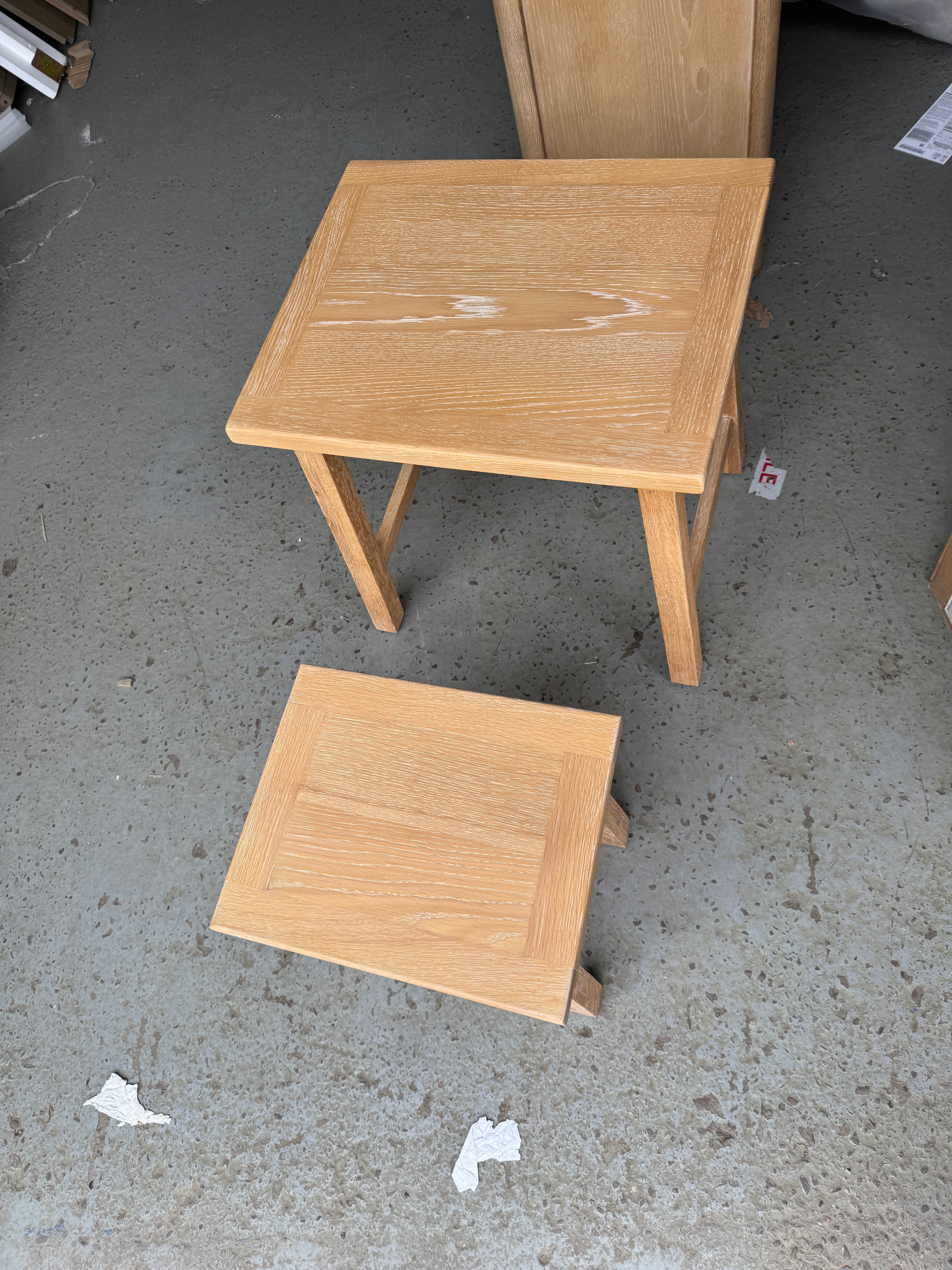 INGLESHAM WHITEWASH OAK
Nest of 2 Tables Quality Furniture Clearance Ltd