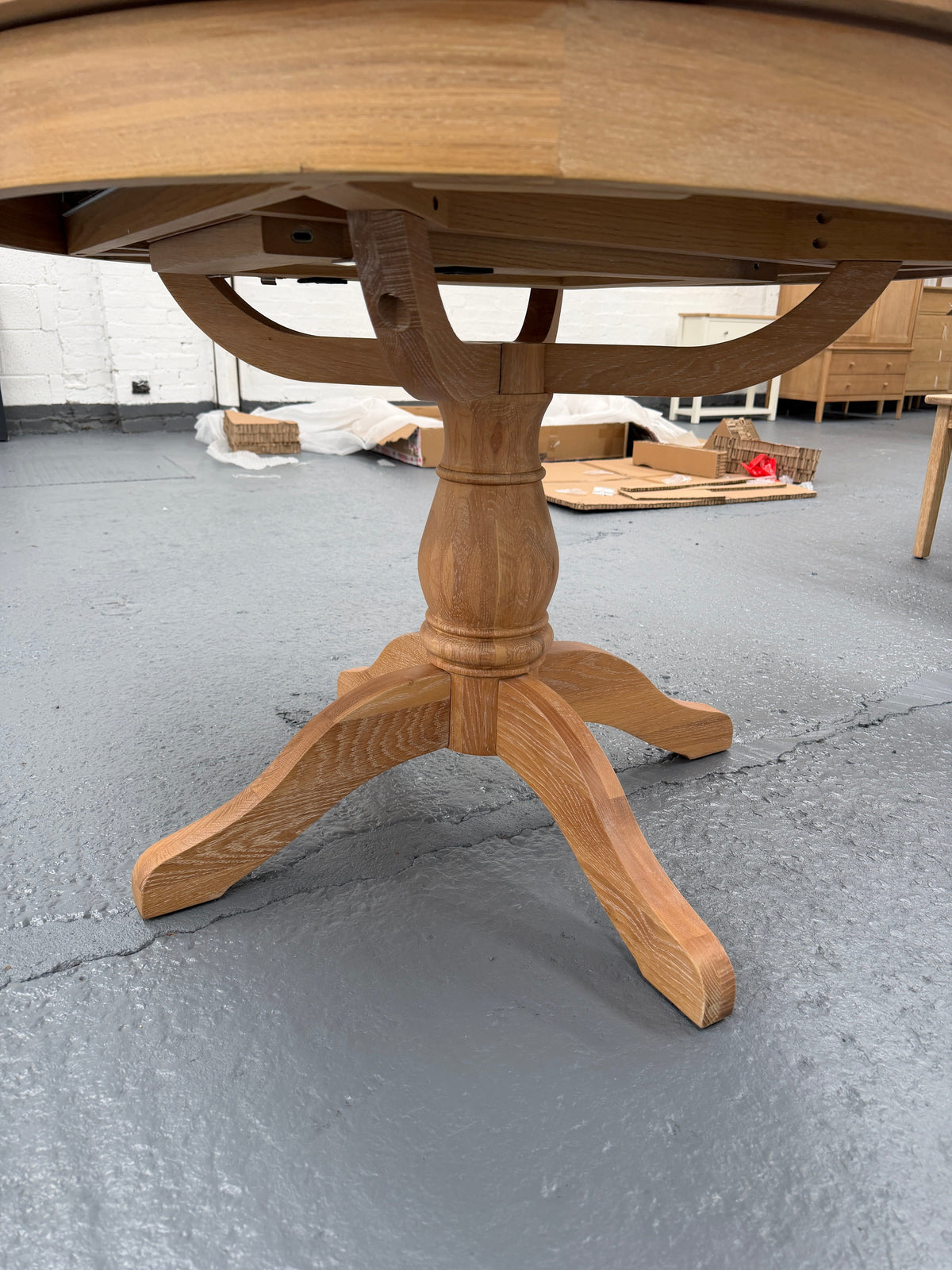 INGLESHAM WHITEWASH OAK Round Ext Dining Table Quality Furniture Clearance Ltd