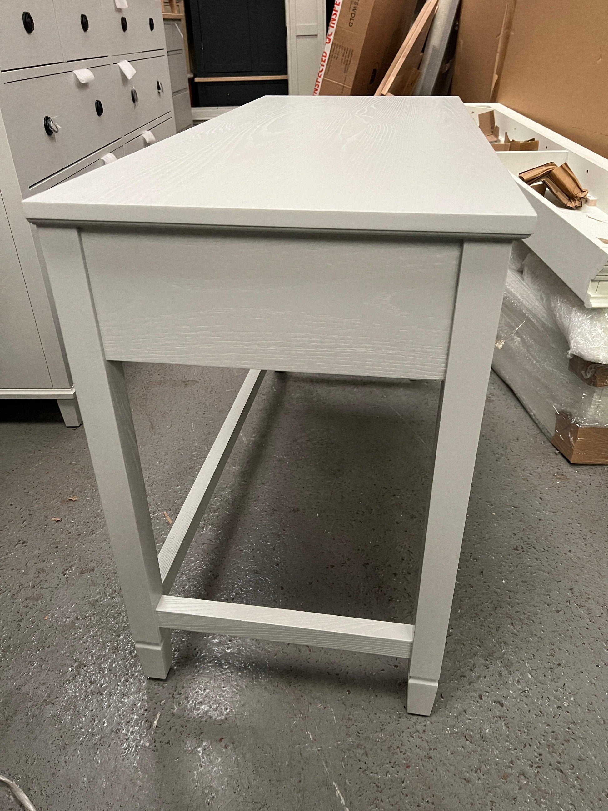 CHARLBURY MINERAL GREY
Dressing Table Quality Furniture Clearance Ltd