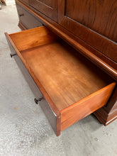 Load image into Gallery viewer, Winchcombe Dark Oak Triple Wardrobe Quality Furniture Clearance Ltd
