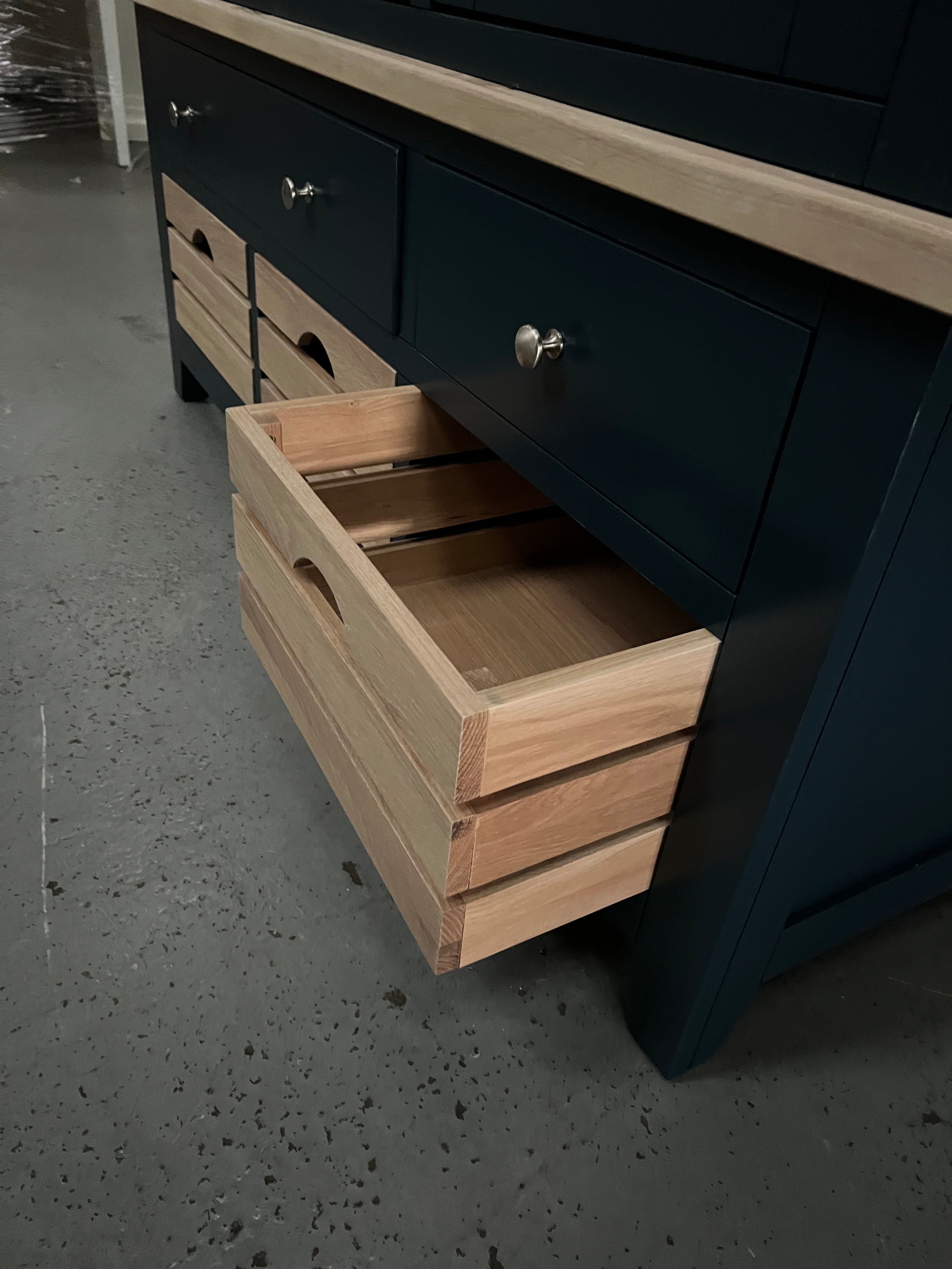 CHESTER MIDNIGHT BLUE
Triple Larder Quality Furniture Clearance Ltd