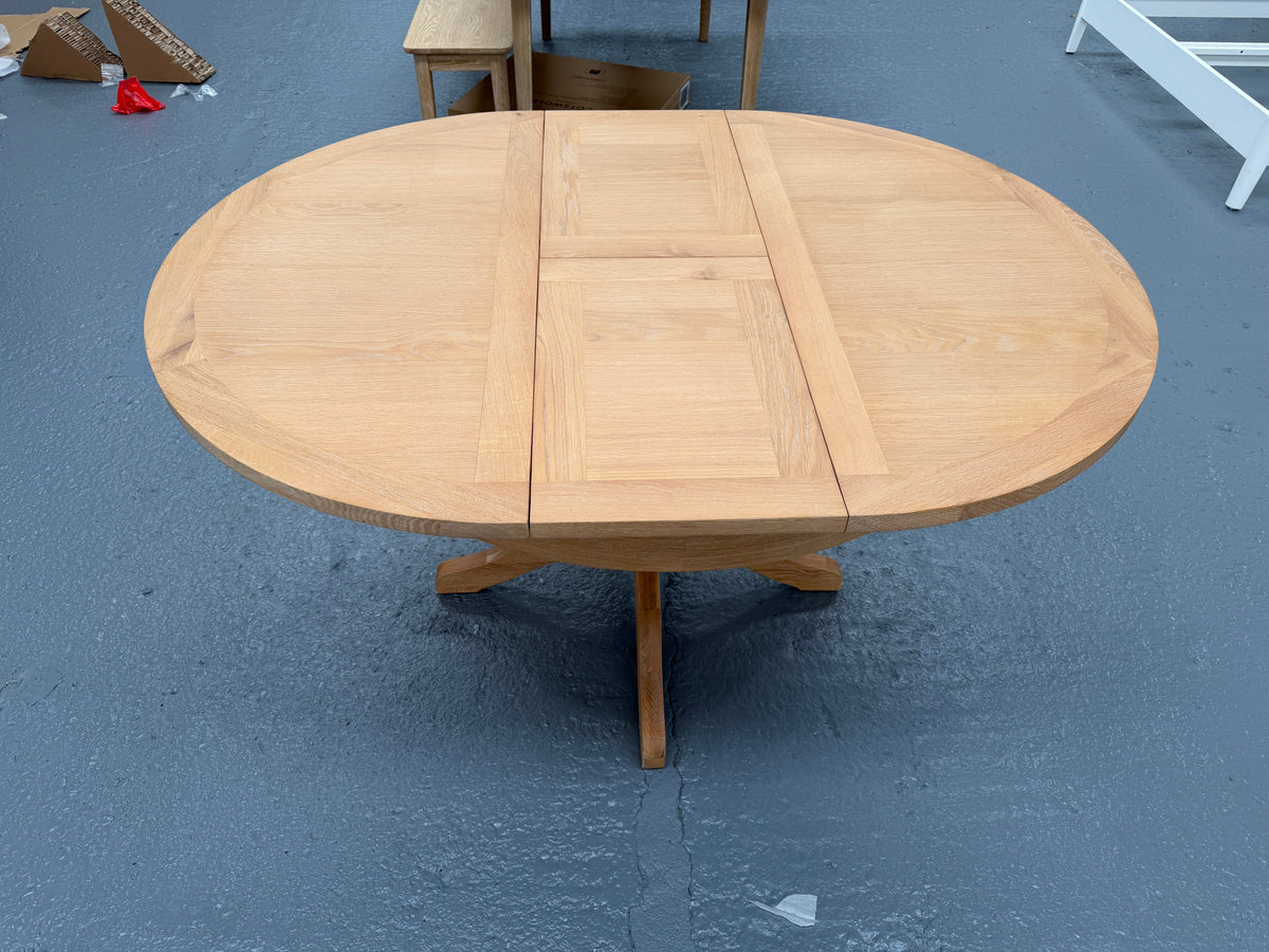 INGLESHAM WHITEWASH OAK Round Ext Dining Table Quality Furniture Clearance Ltd