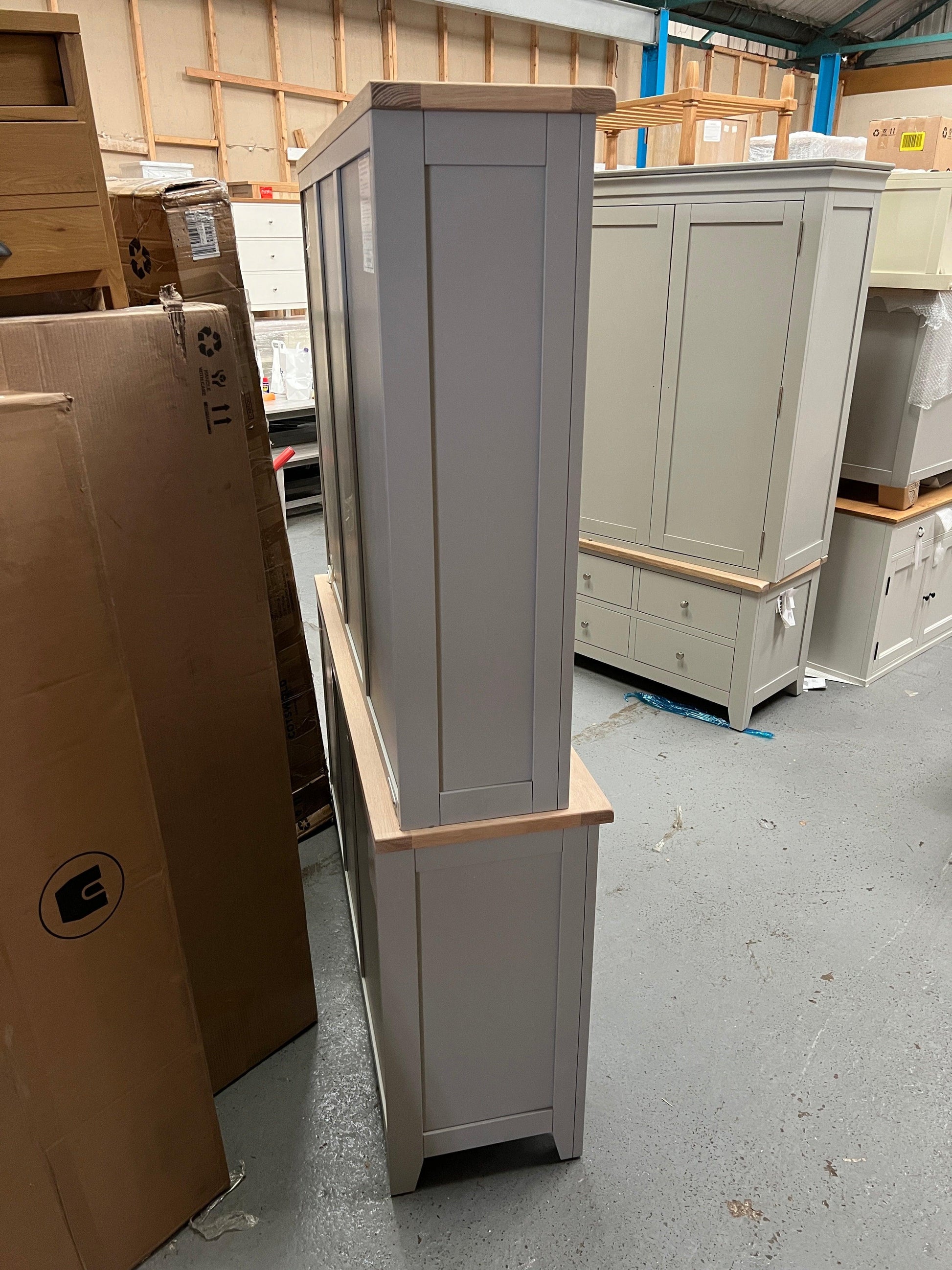 CHESTER DOVE GREY
Dresser Quality Furniture Clearance Ltd