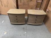 Set of 2 WINCHCOMBE SMOKED OAK
Winchcome Smoked Oak Wide 3 Drawer Bedside Quality Furniture Clearance Ltd