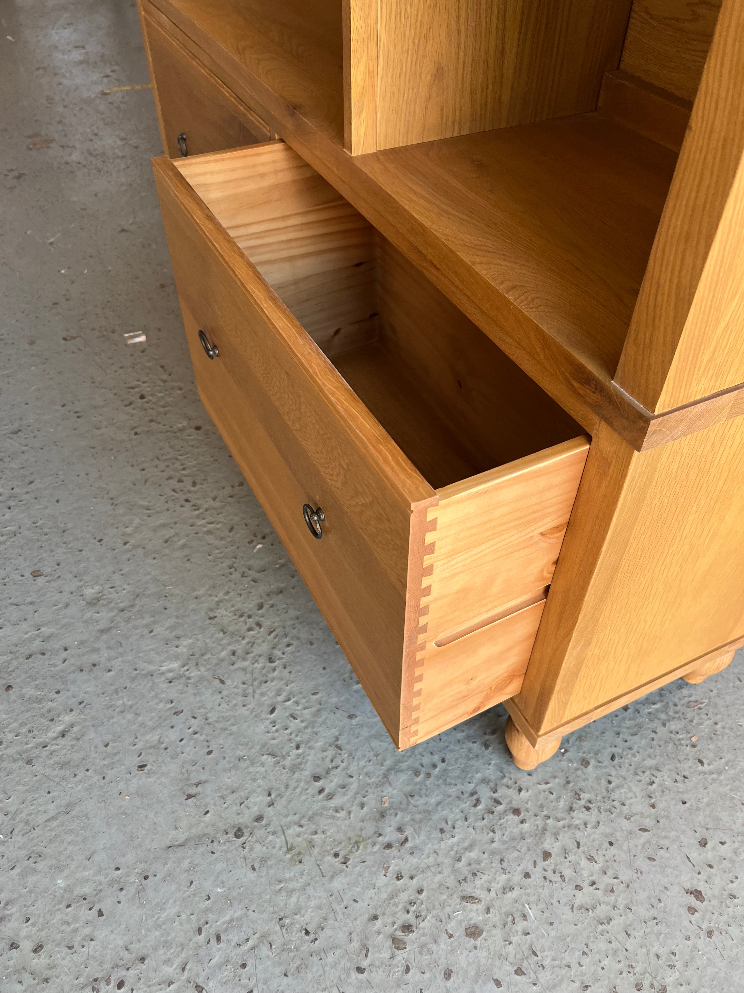 ELKSTONE MELLOW OAK
Large Bookcase with Drawers Quality Furniture Clearance Ltd
