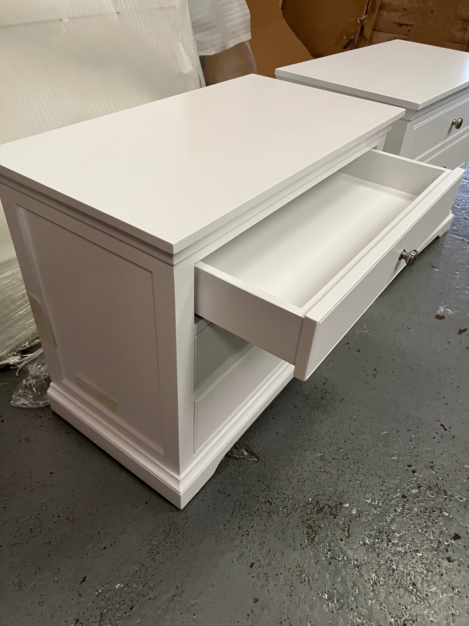 Set of 2 FAIRFORD SOFT WHITE
Large 3 Drawer Bedsides Quality Furniture Clearance Ltd