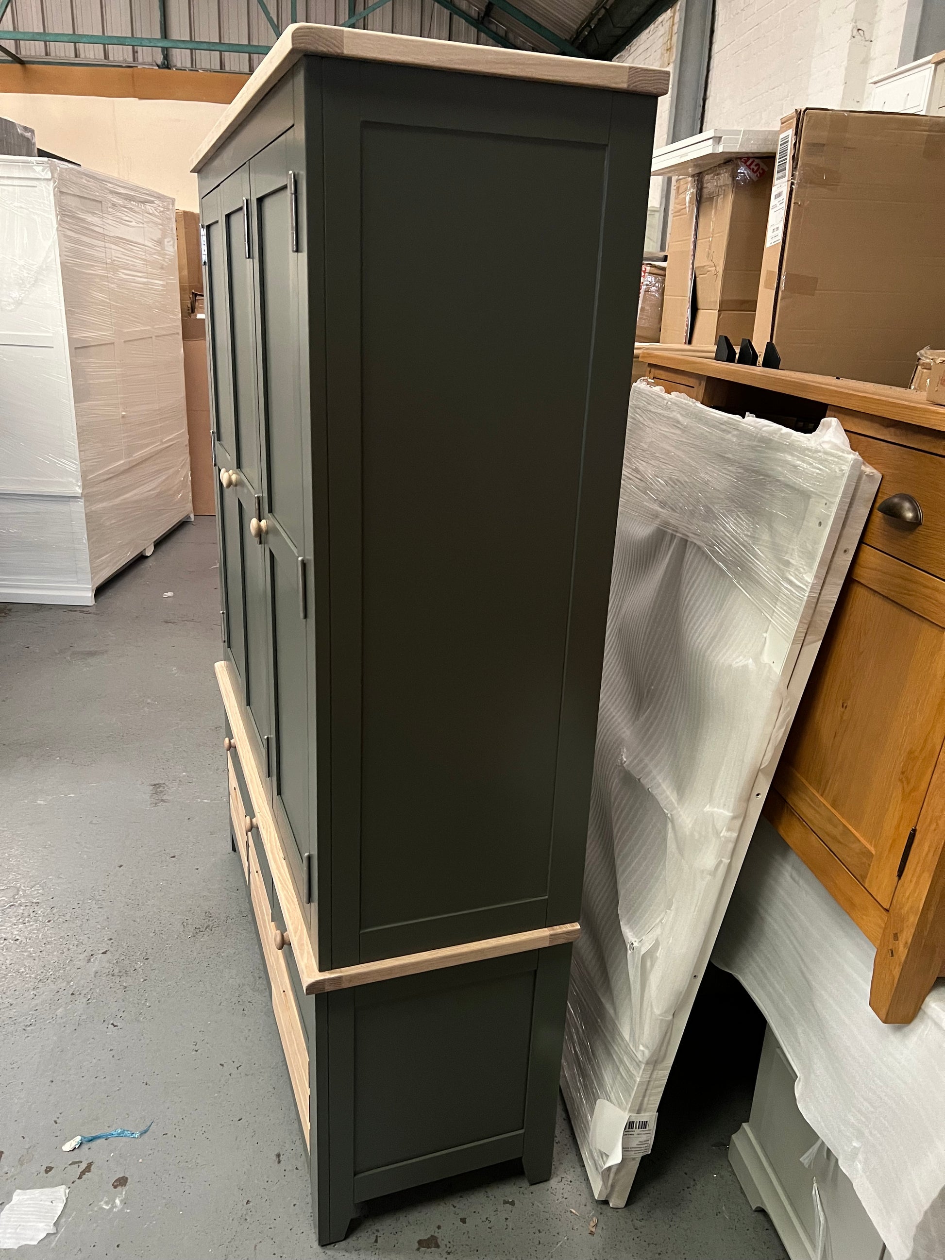 CHESTER FOREST GREEN
Triple Larder Quality Furniture Clearance Ltd