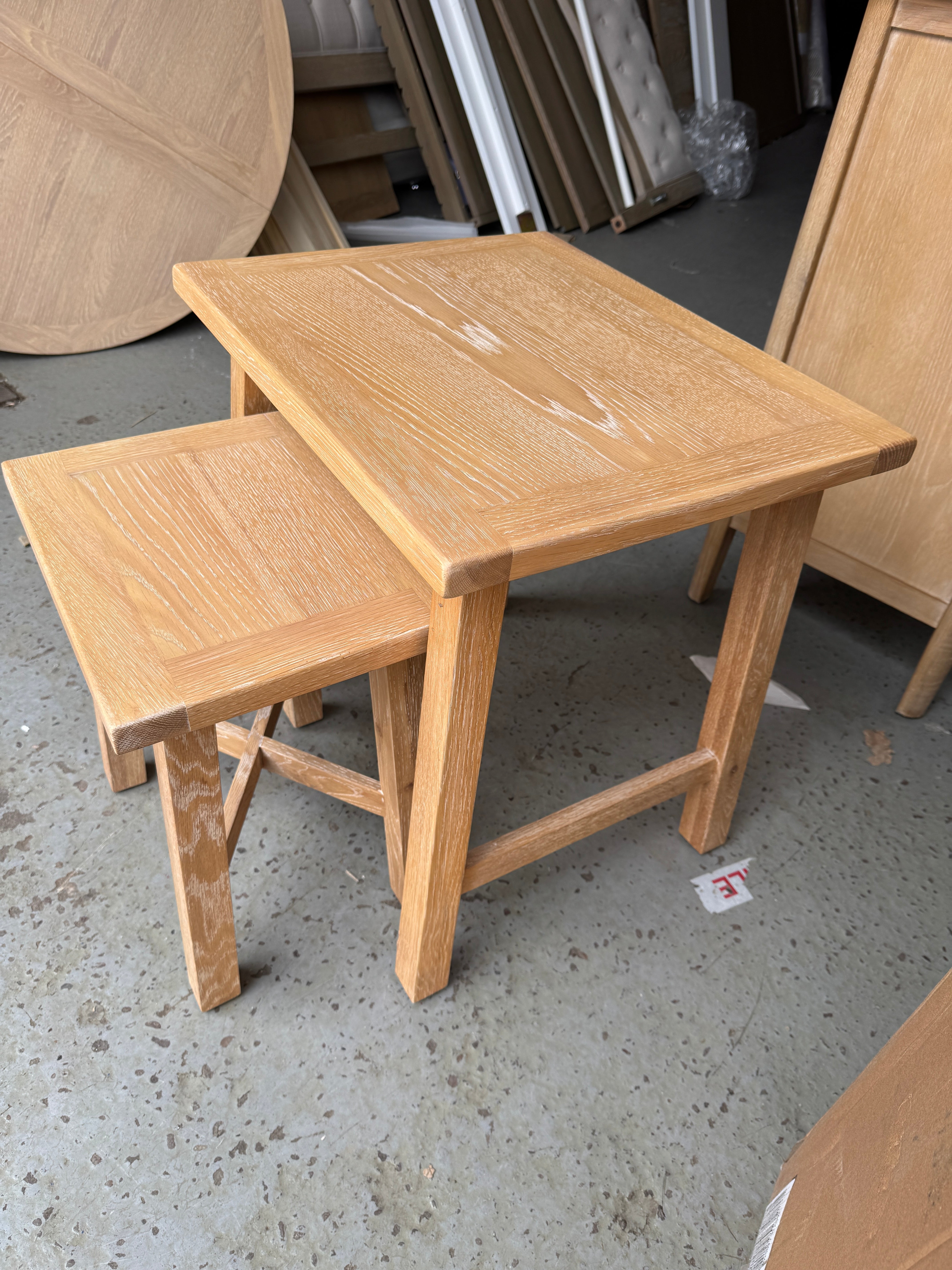 INGLESHAM WHITEWASH OAK
Nest of 2 Tables Quality Furniture Clearance Ltd
