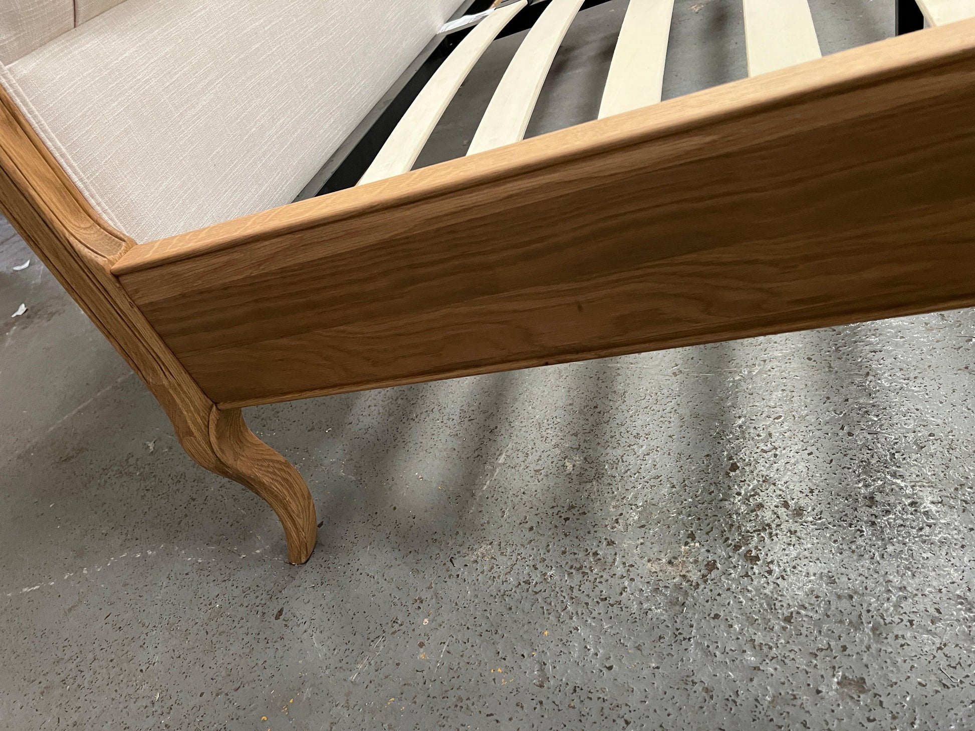 ELKSTONE MELLOW OAK
5ft Kingsize Bed Quality Furniture Clearance Ltd