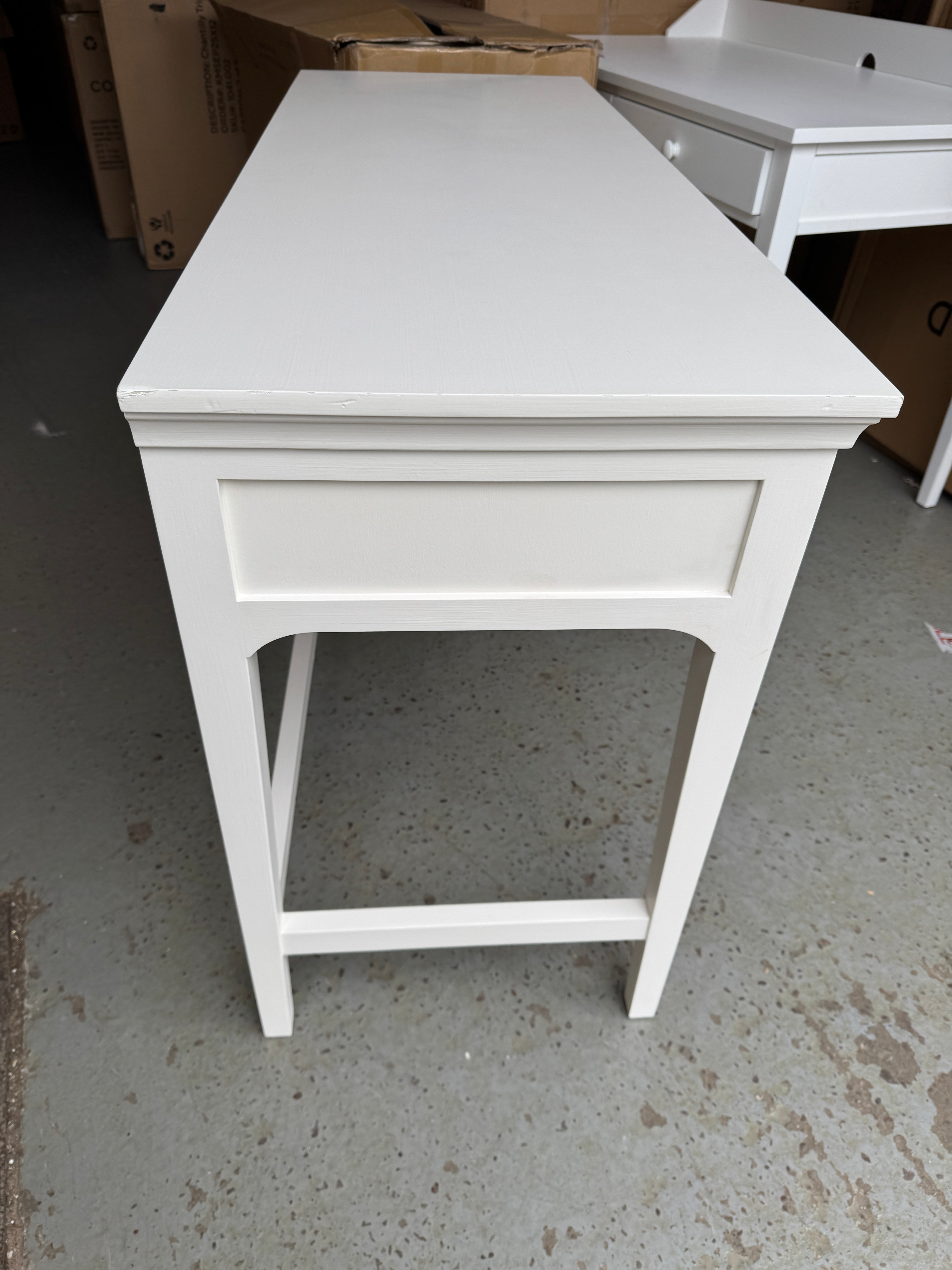 FAIRFORD SOFT WHITE
Dressing Table Quality Furniture Clearance Ltd