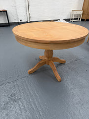 INGLESHAM WHITEWASH OAK Round Ext Dining Table Quality Furniture Clearance Ltd