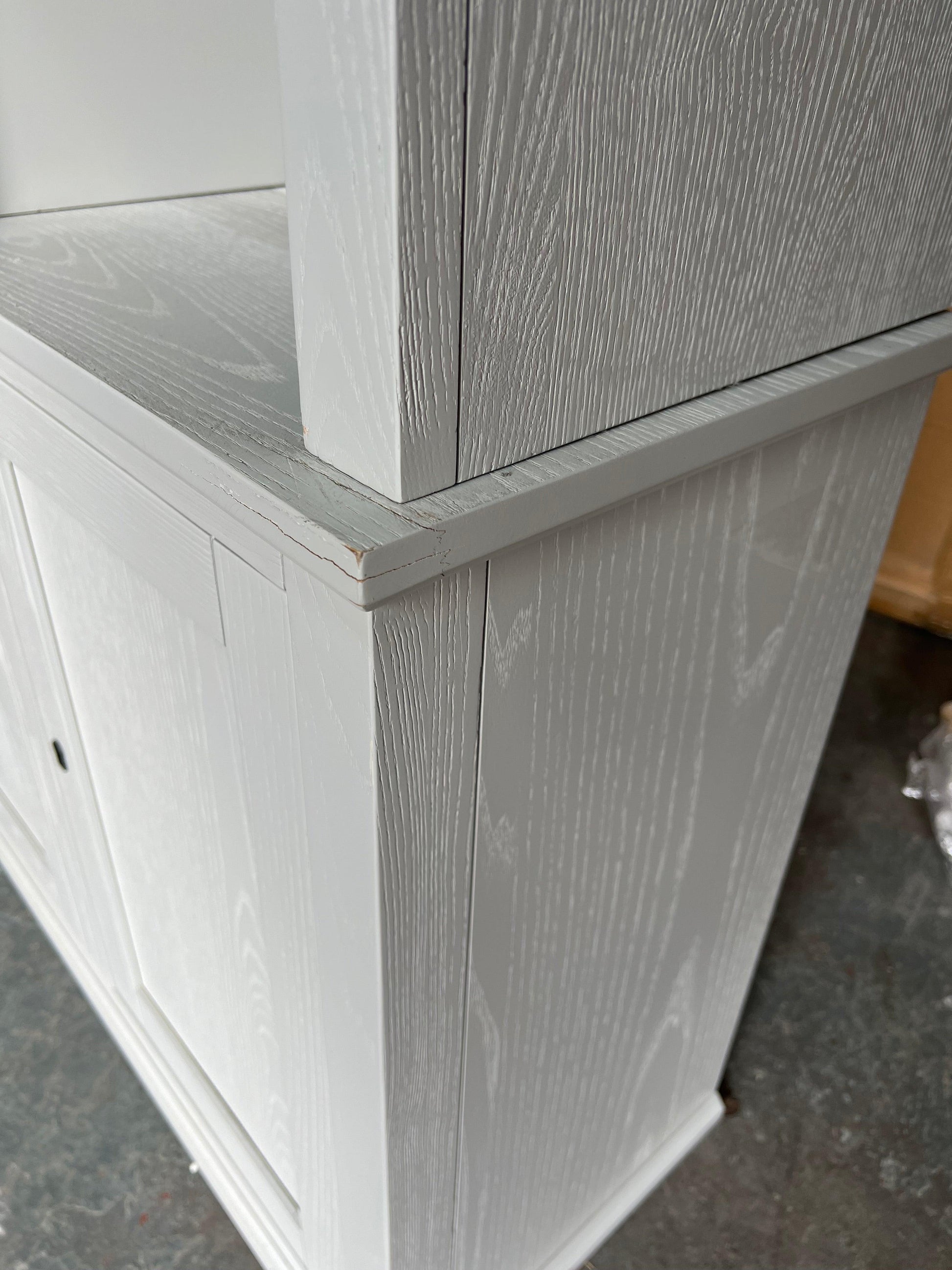 CHARLBURY MINERAL GREY
Grand Bookcase Quality Furniture Clearance Ltd