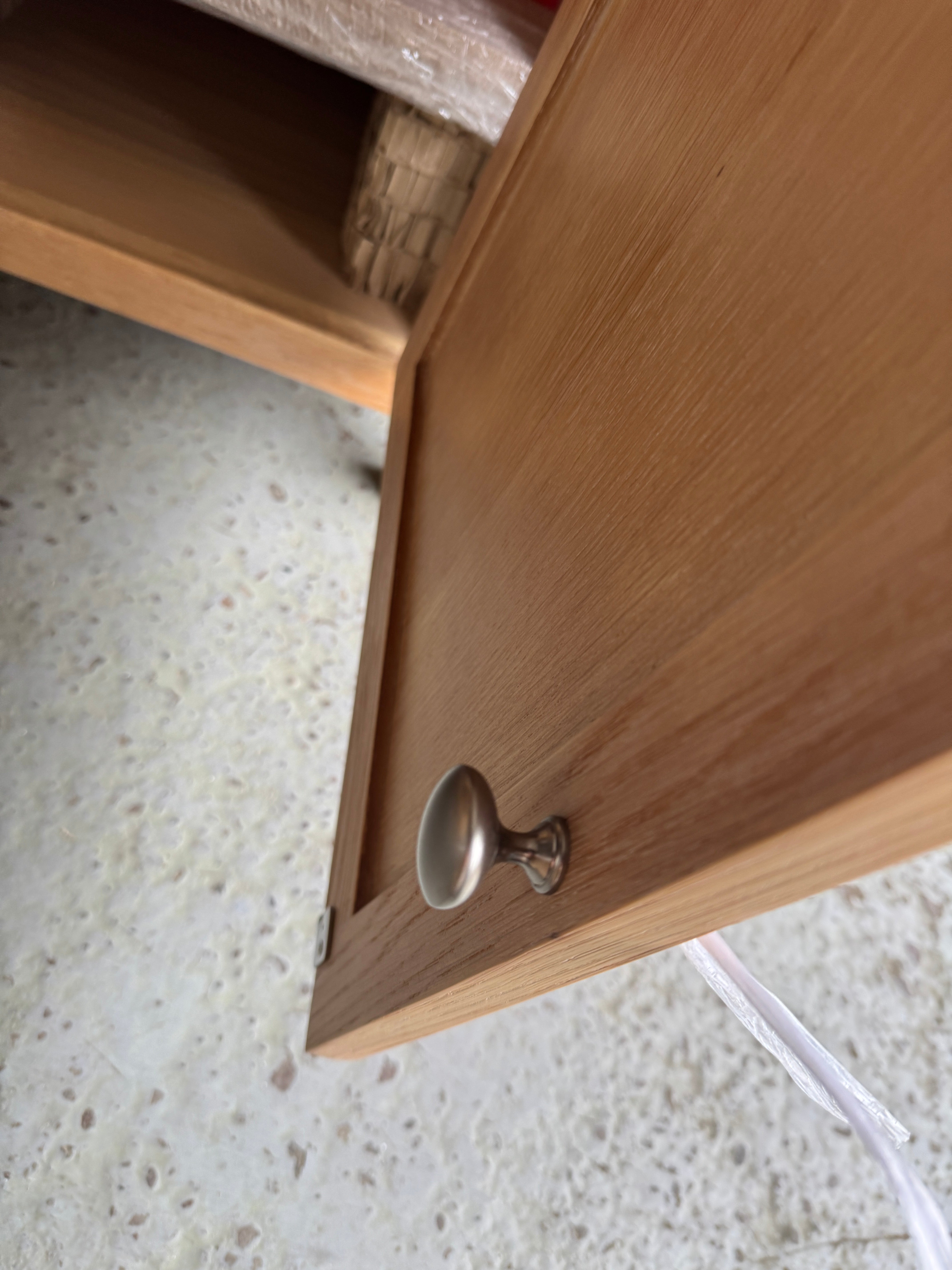 INGLESHAM WHITEWASH OAK
Large TV Stand Quality Furniture Clearance Ltd