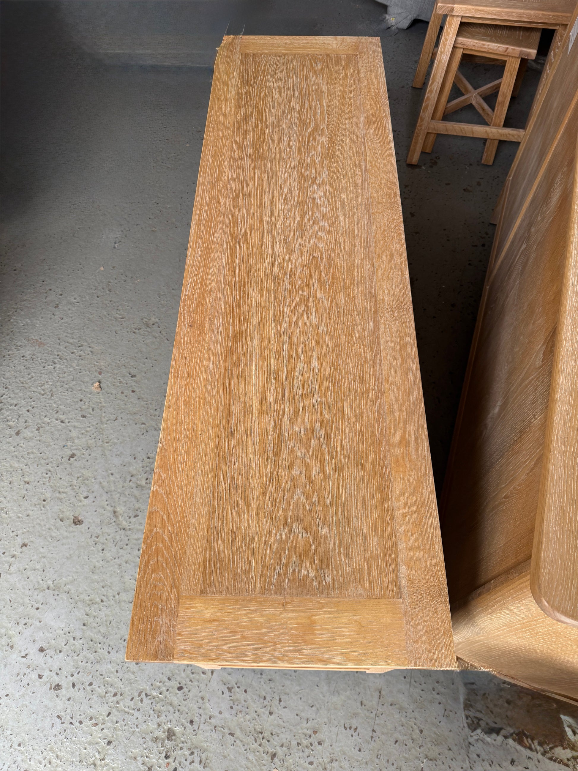 INGLESHAM WHITEWASH OAK
Large TV Stand Quality Furniture Clearance Ltd