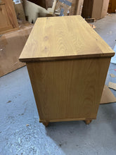 Load image into Gallery viewer, Set Of 2 ELKSTONE MELLOW OAK
Large 3 Drawer Bedside Quality Furniture Clearance Ltd
