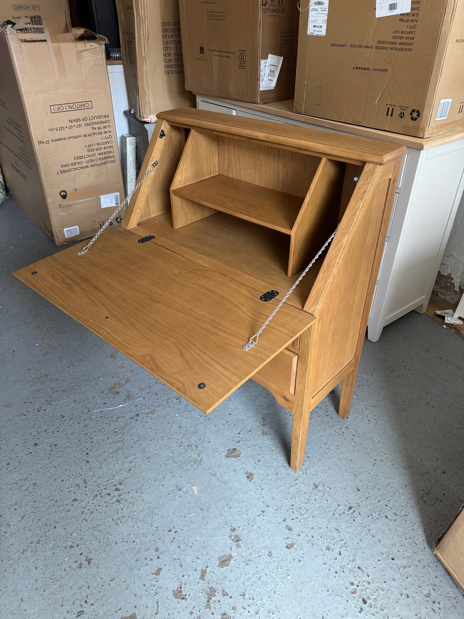 ELKSTONE MELLOW OAK
Bureau Quality Furniture Clearance Ltd