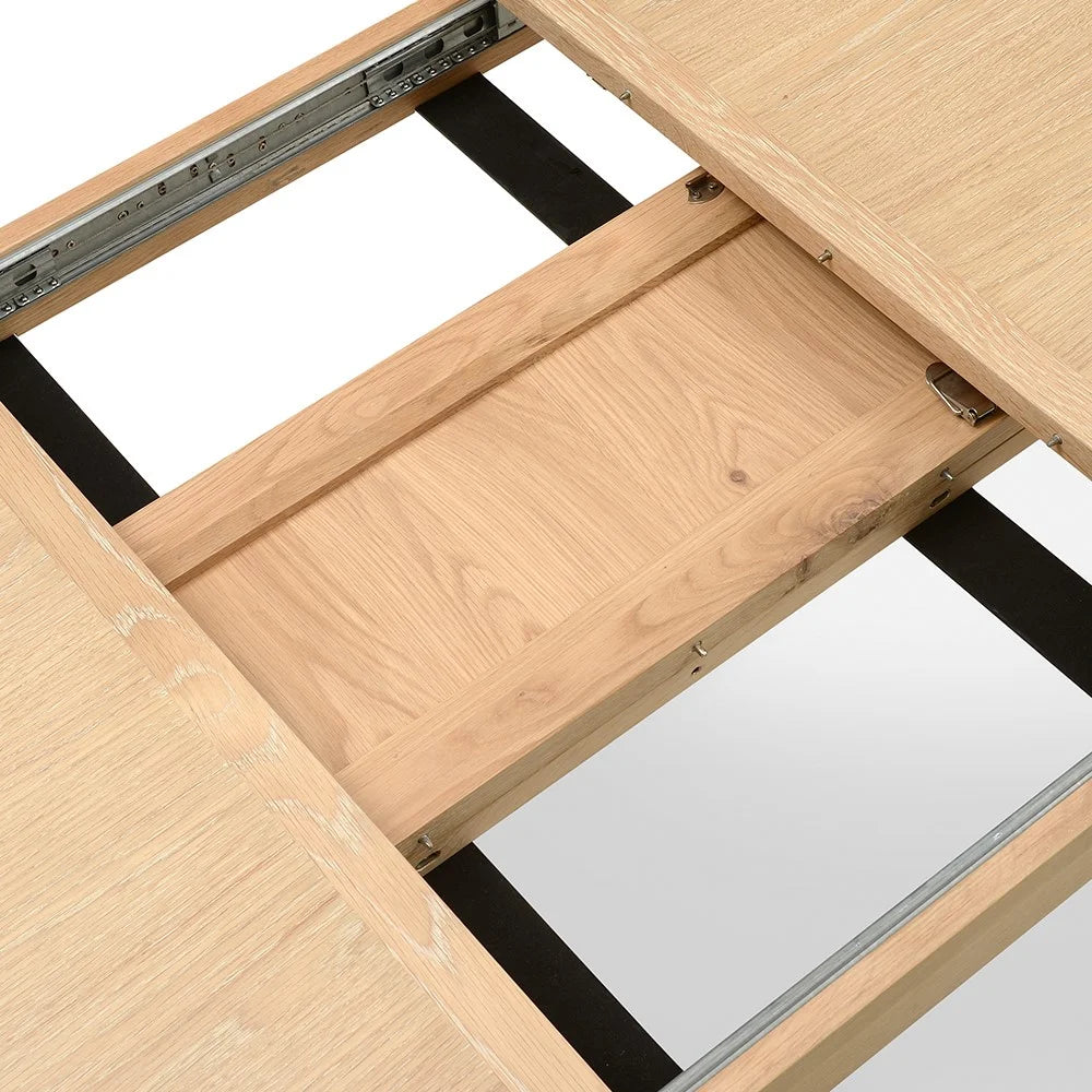 INGLESHAM WHITEWASH OAK
4-6 Seater Extending Dining Table Quality Furniture Clearance Ltd