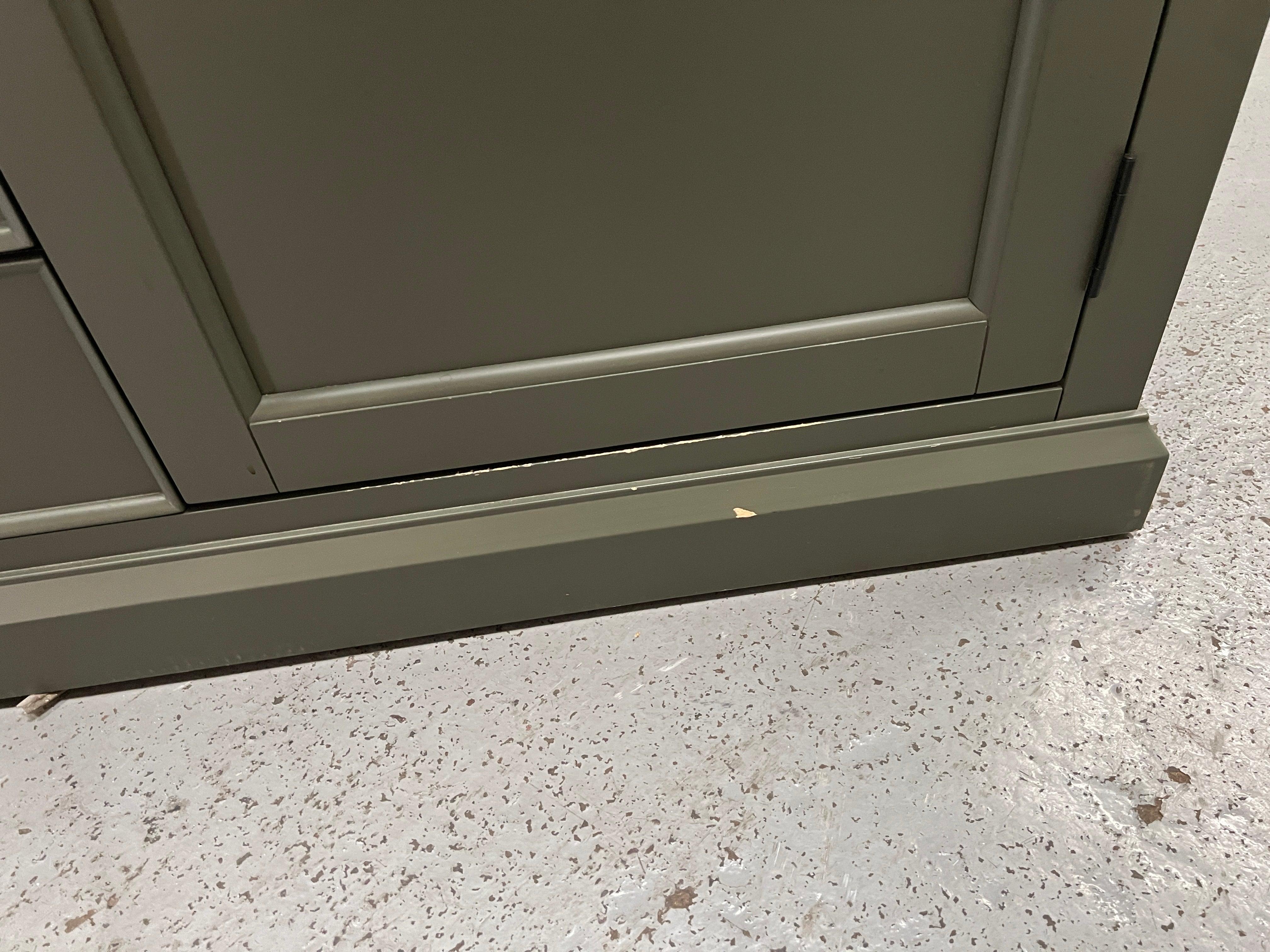 STOW FOREST GREEN
Grand Triple Larder Quality Furniture Clearance Ltd