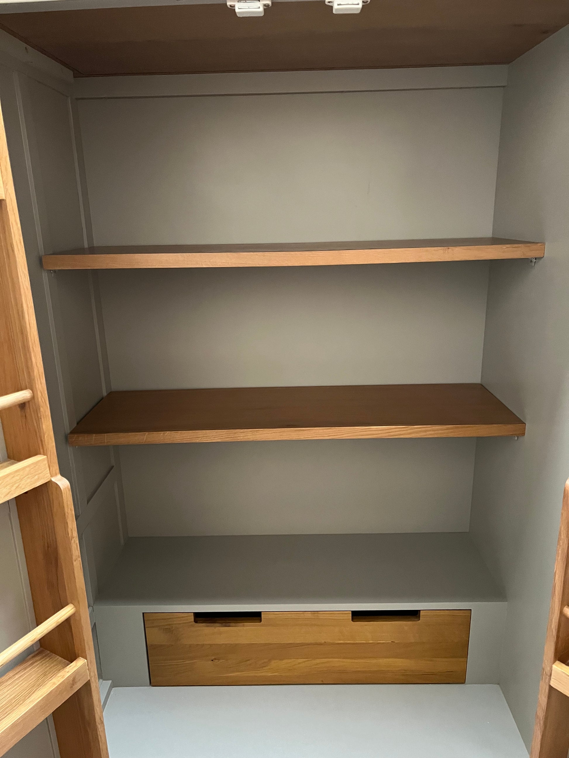 Hampshire ‘Country Life’ Triple Larder - Grey Quality Furniture Clearance Ltd
