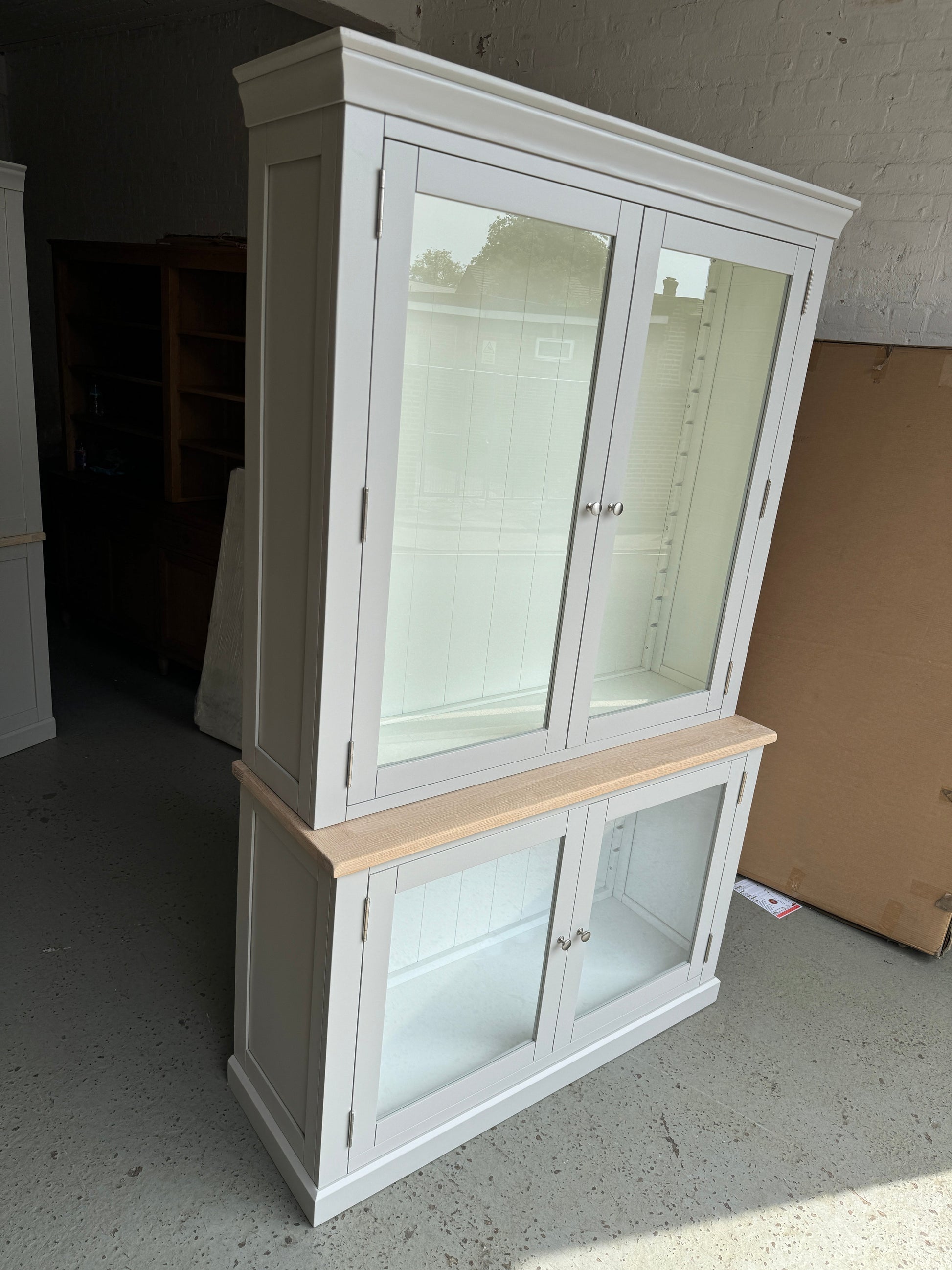 CHESTER DOVE GREY
Large Glazed Dresser Quality Furniture Clearance Ltd