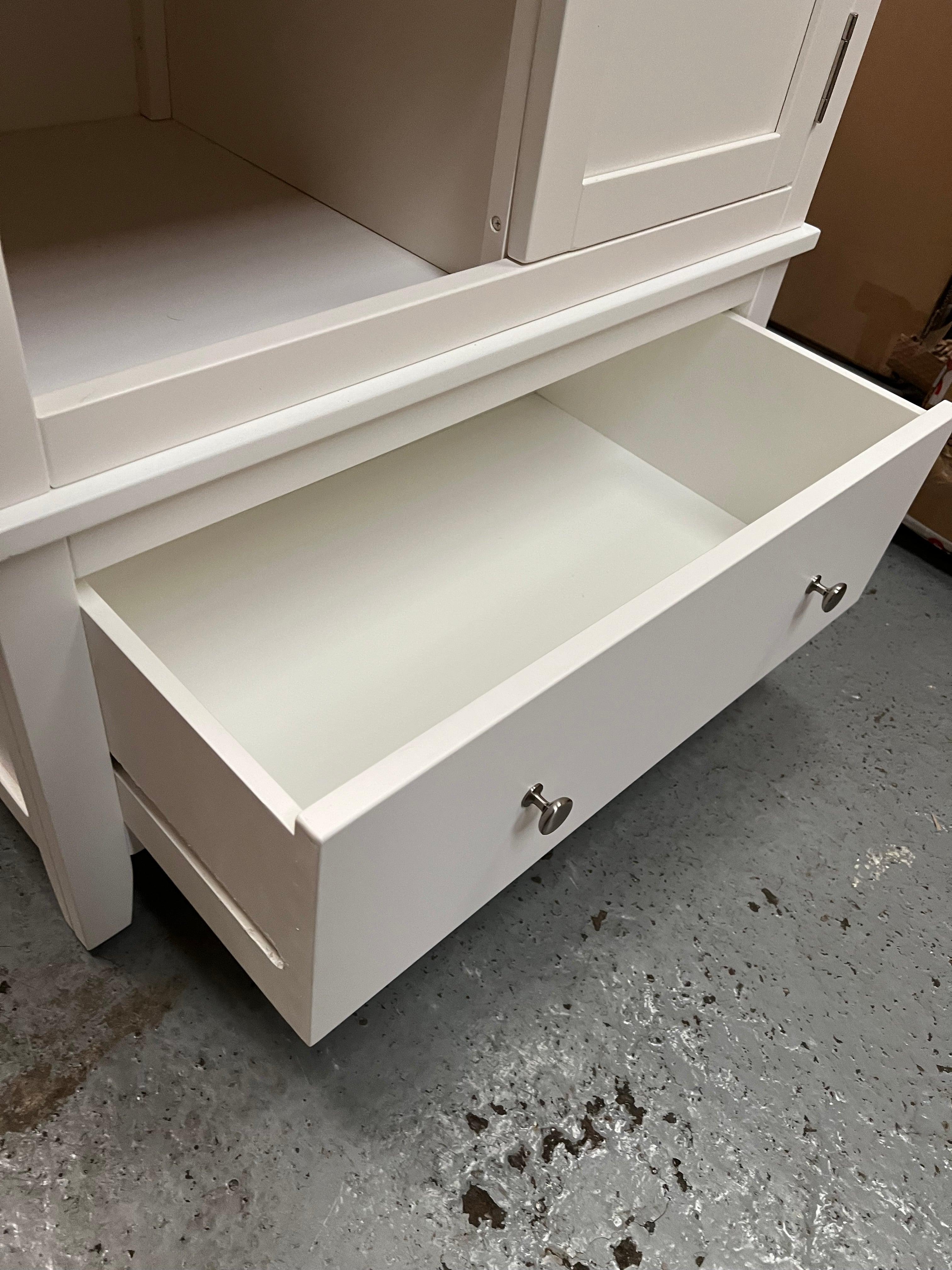 CHESTER PURE WHITE
Open Petite Wardrobe Quality Furniture Clearance Ltd