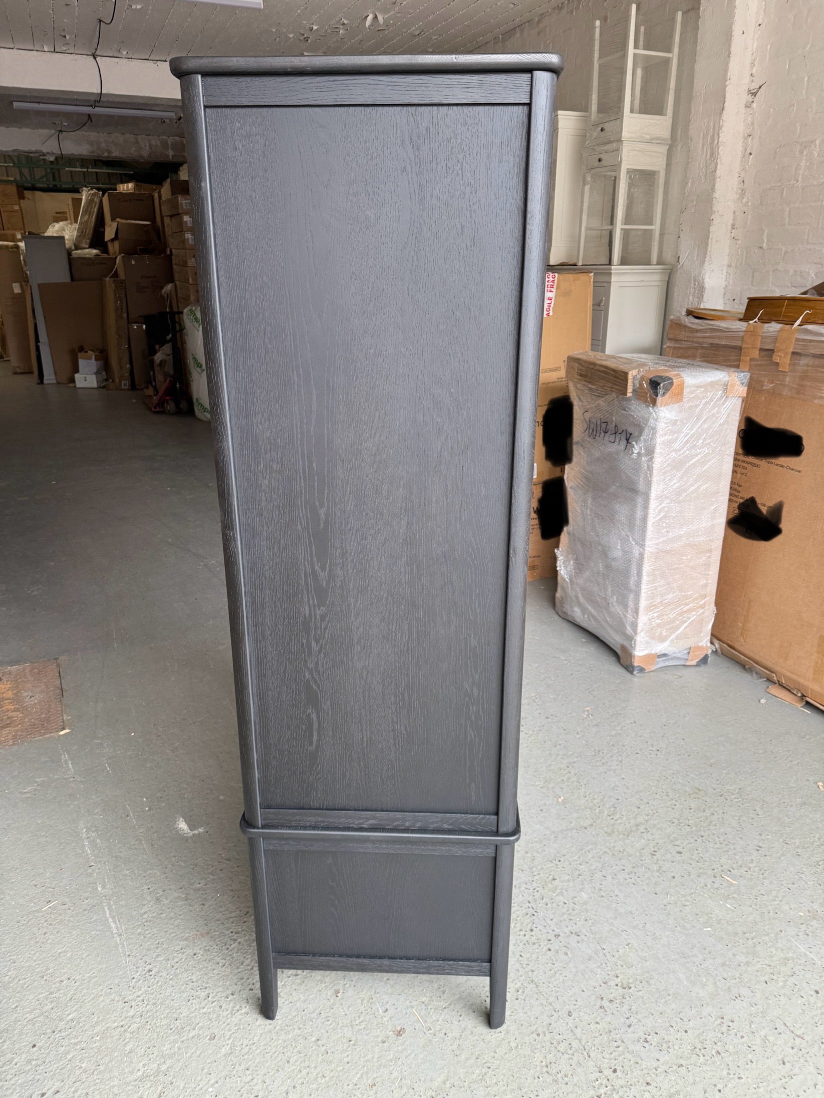 BERKELEY BLACK OAK
Double Wardrobe Quality Furniture Clearance Ltd