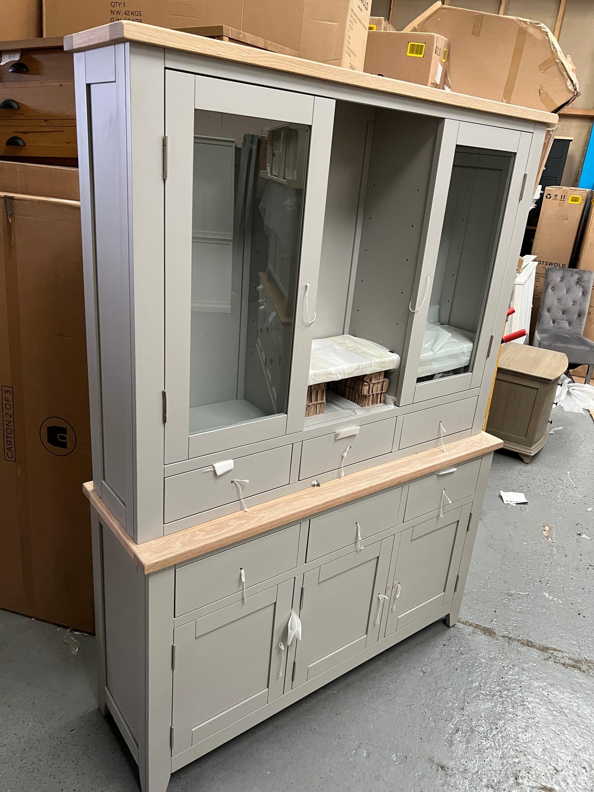 CHESTER DOVE GREY
Dresser Quality Furniture Clearance Ltd