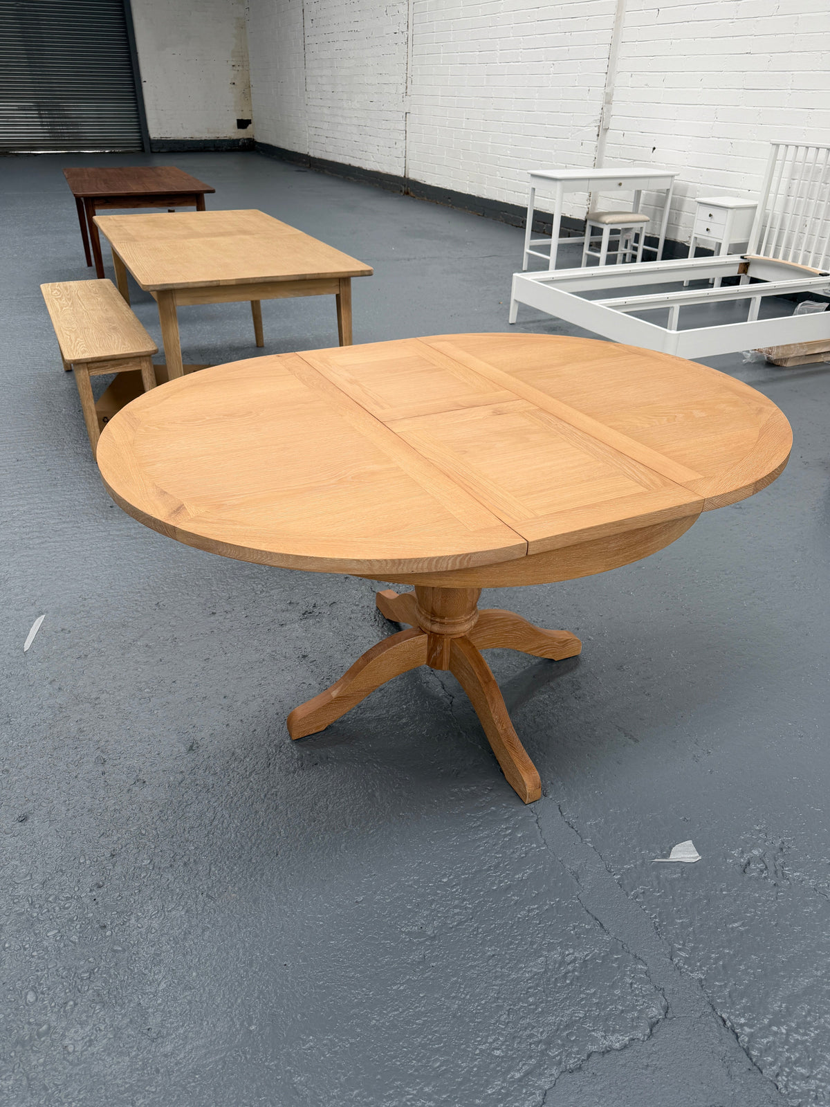 INGLESHAM WHITEWASH OAK Round Ext Dining Table Quality Furniture Clearance Ltd