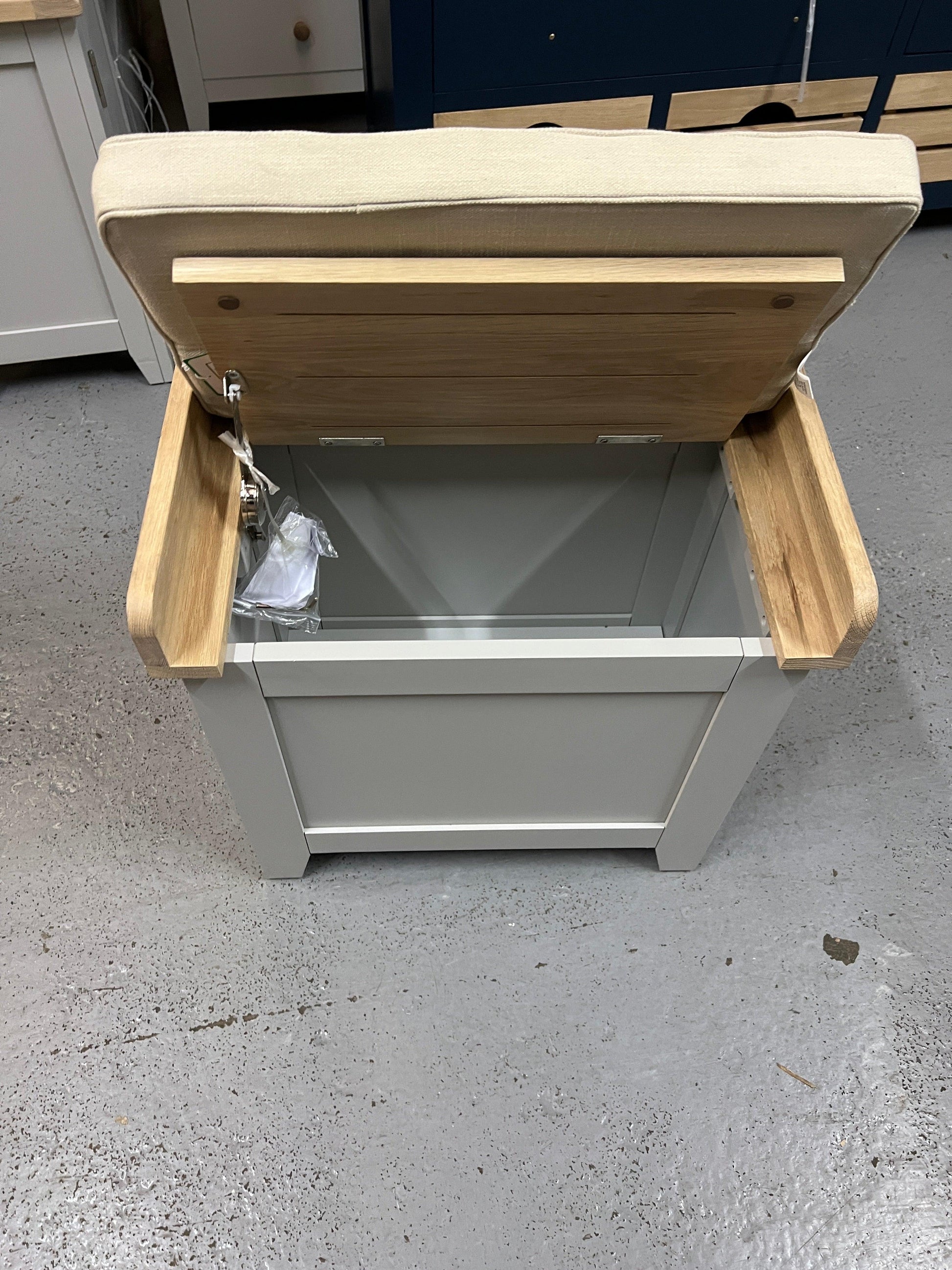 CHESTER DOVE GREY Small Shoe Storage Trunk Bench Quality Furniture Clearance Ltd