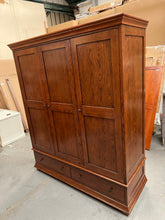 Load image into Gallery viewer, Winchcombe Dark Oak Triple Wardrobe Quality Furniture Clearance Ltd
