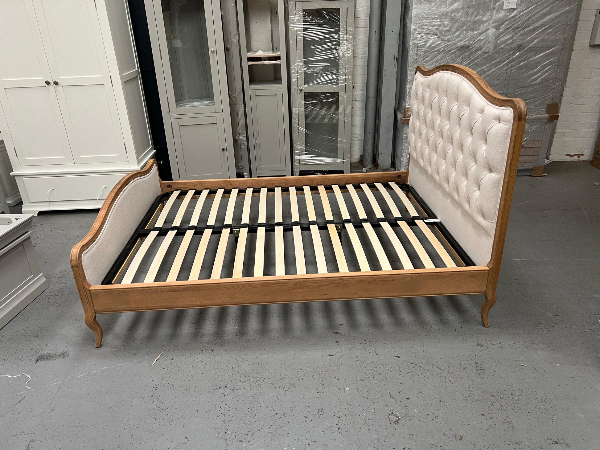 ELKSTONE MELLOW OAK
5ft Kingsize Bed Quality Furniture Clearance Ltd