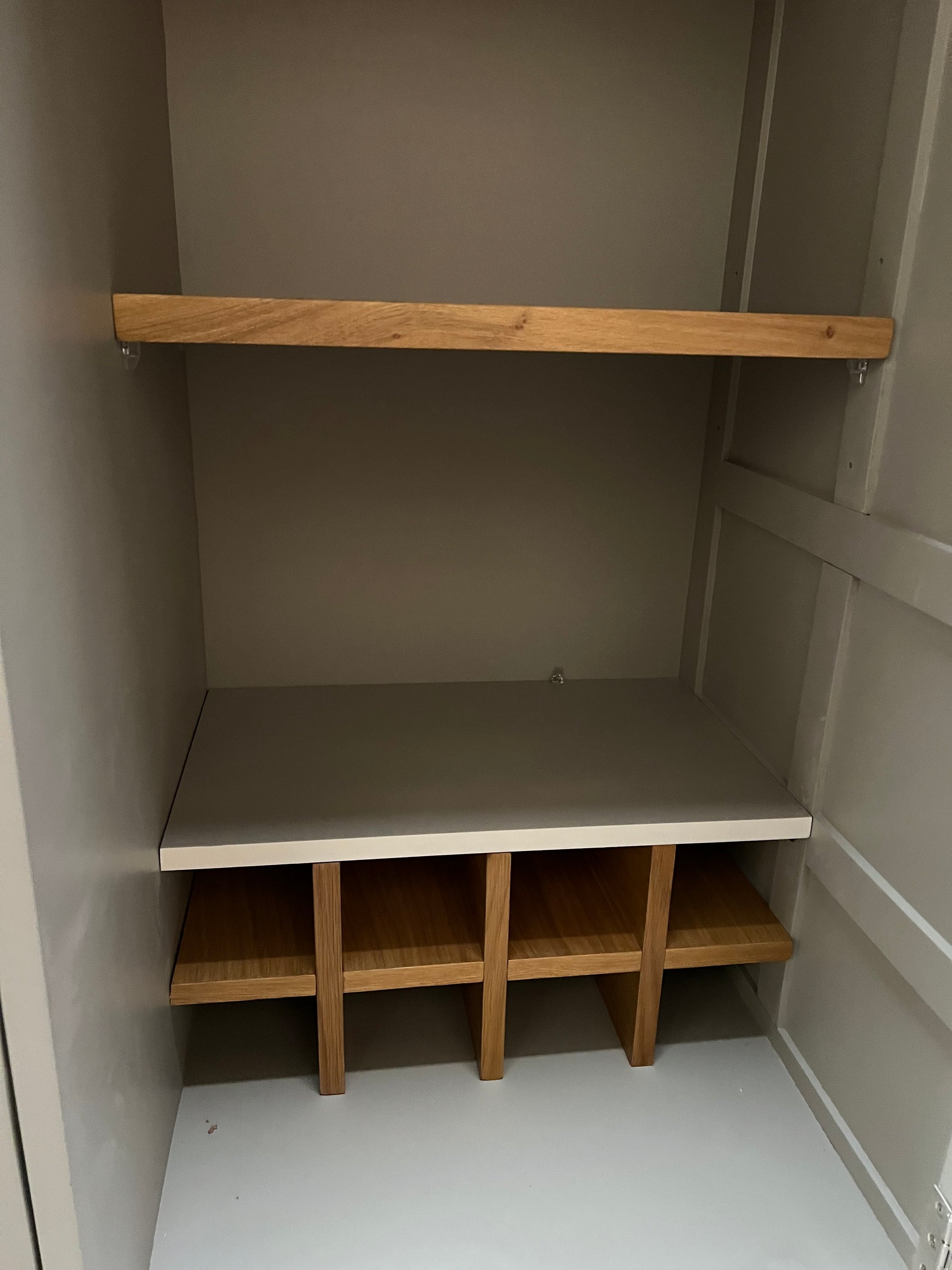 Hampshire ‘Country Life’ Triple Larder - Grey Quality Furniture Clearance Ltd