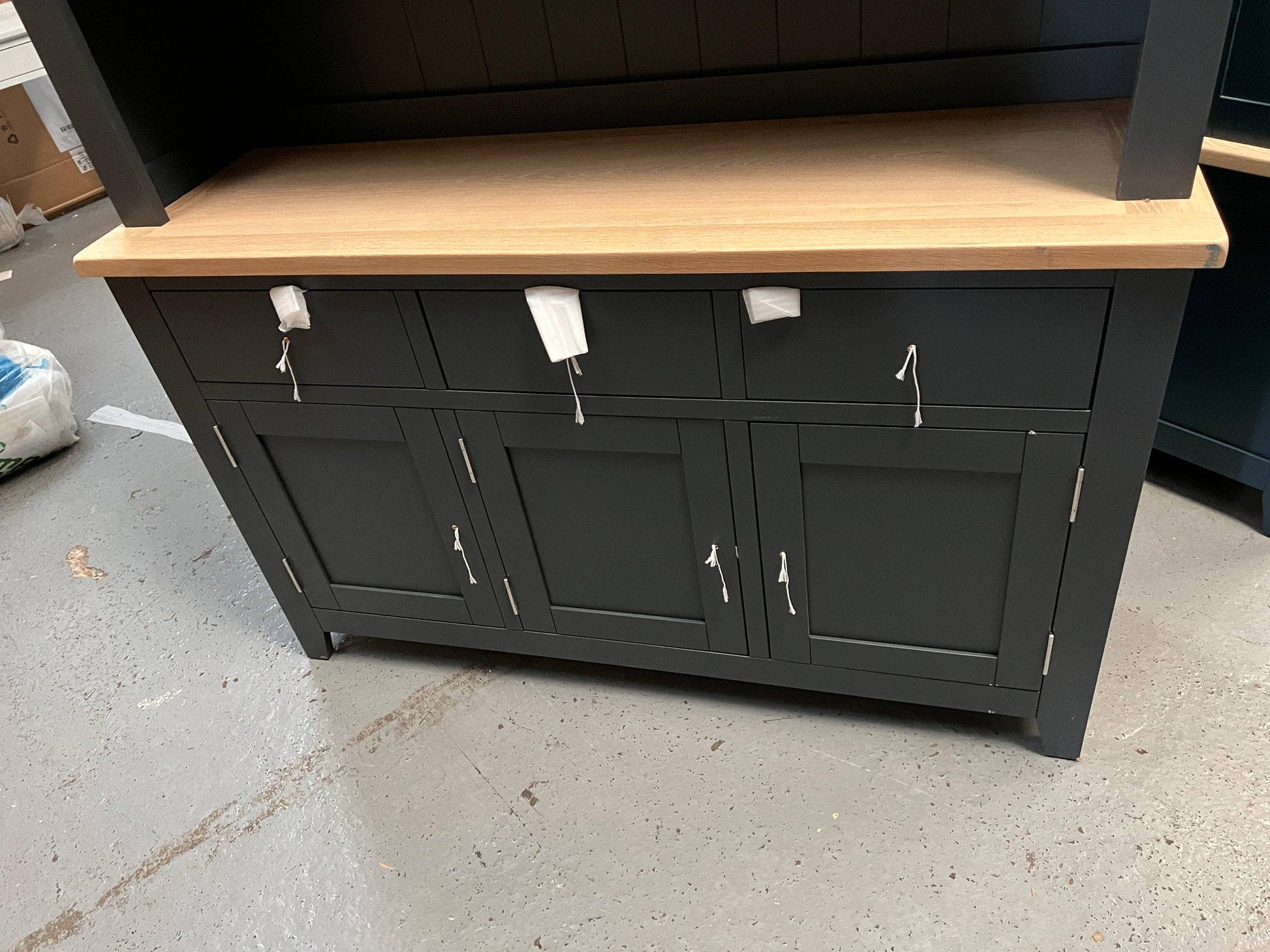 CHESTER CHARCOAL
Dresser Quality Furniture Clearance Ltd