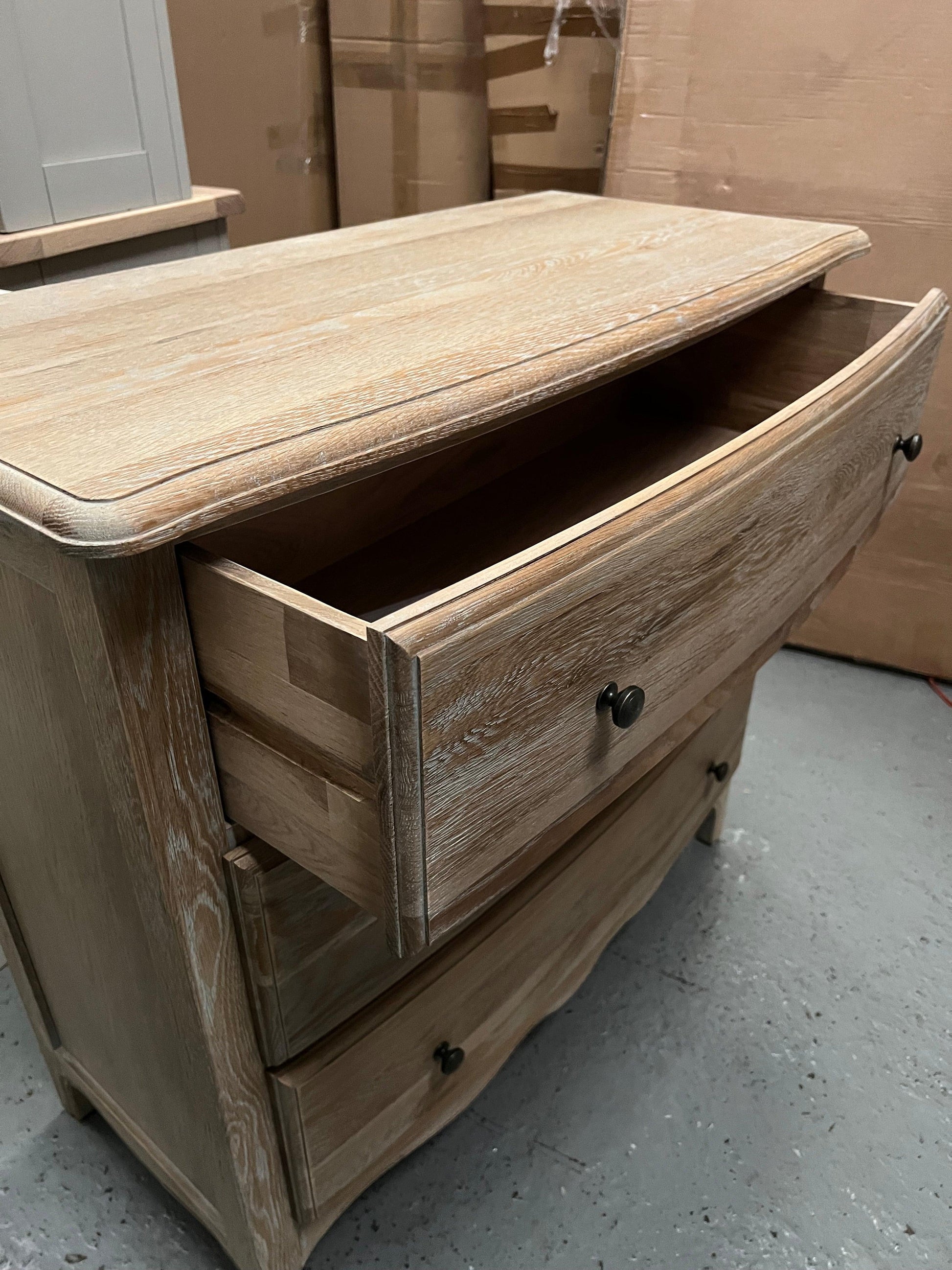CAMILLE LIMEWASH OAK
3 Drawer Chest Quality Furniture Clearance Ltd