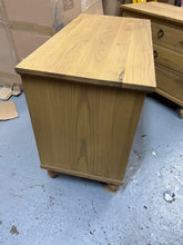 Load image into Gallery viewer, Set Of 2 ELKSTONE MELLOW OAK
Large 3 Drawer Bedside Quality Furniture Clearance Ltd
