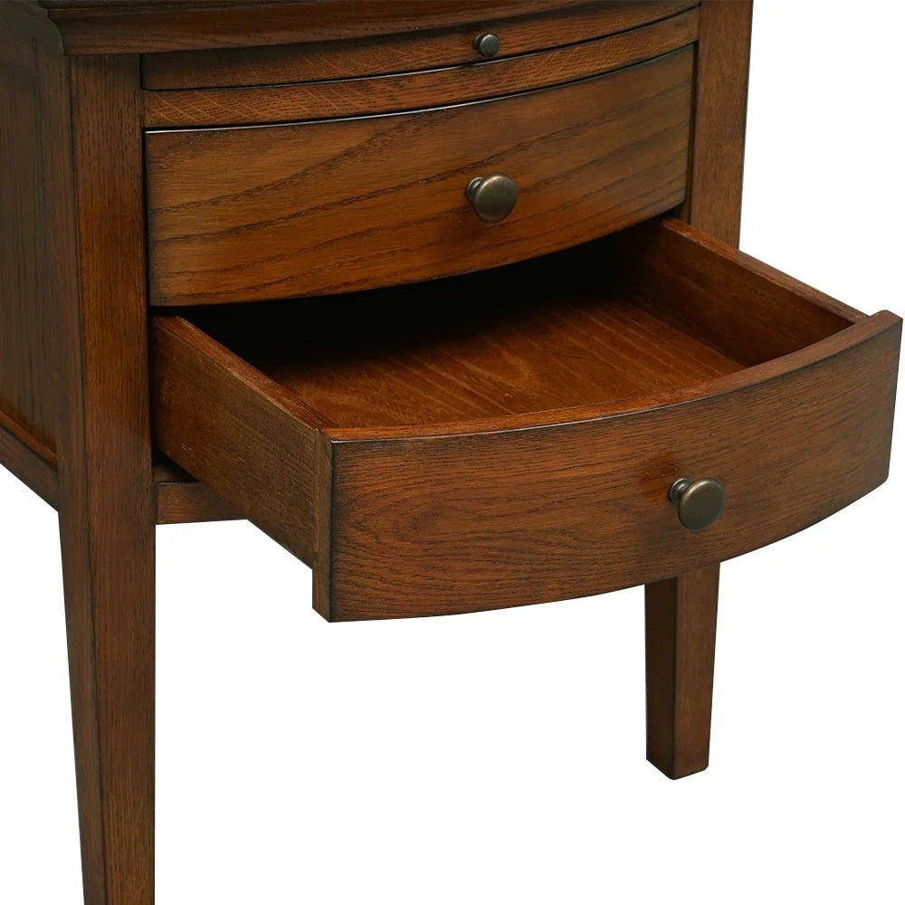 WINCHCOMBE DARK OAK
Set of 2 Nightstands Quality Furniture Clearance Ltd