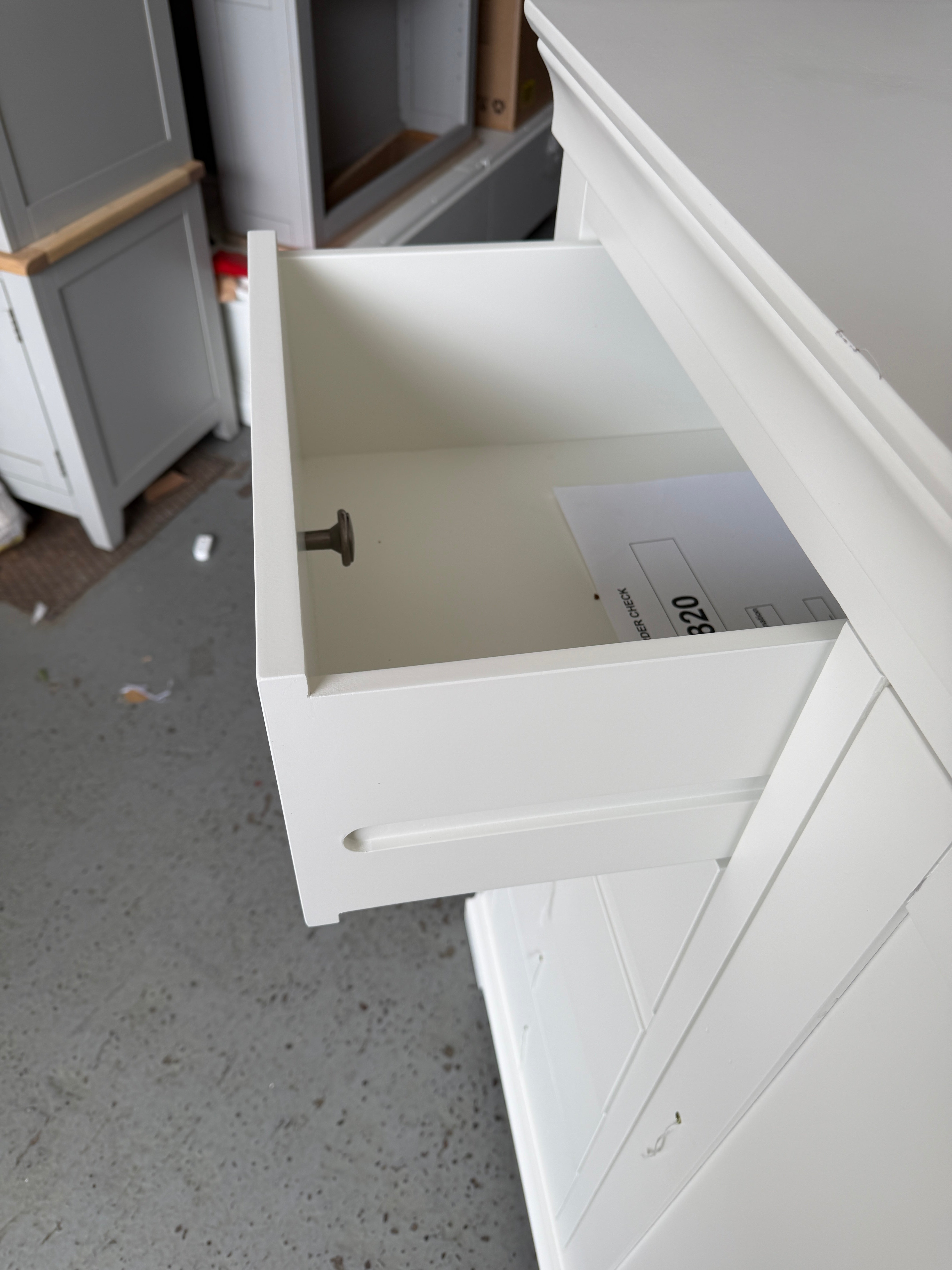 CHANTILLY WARM WHITE
Combination Wardrobe Quality Furniture Clearance Ltd