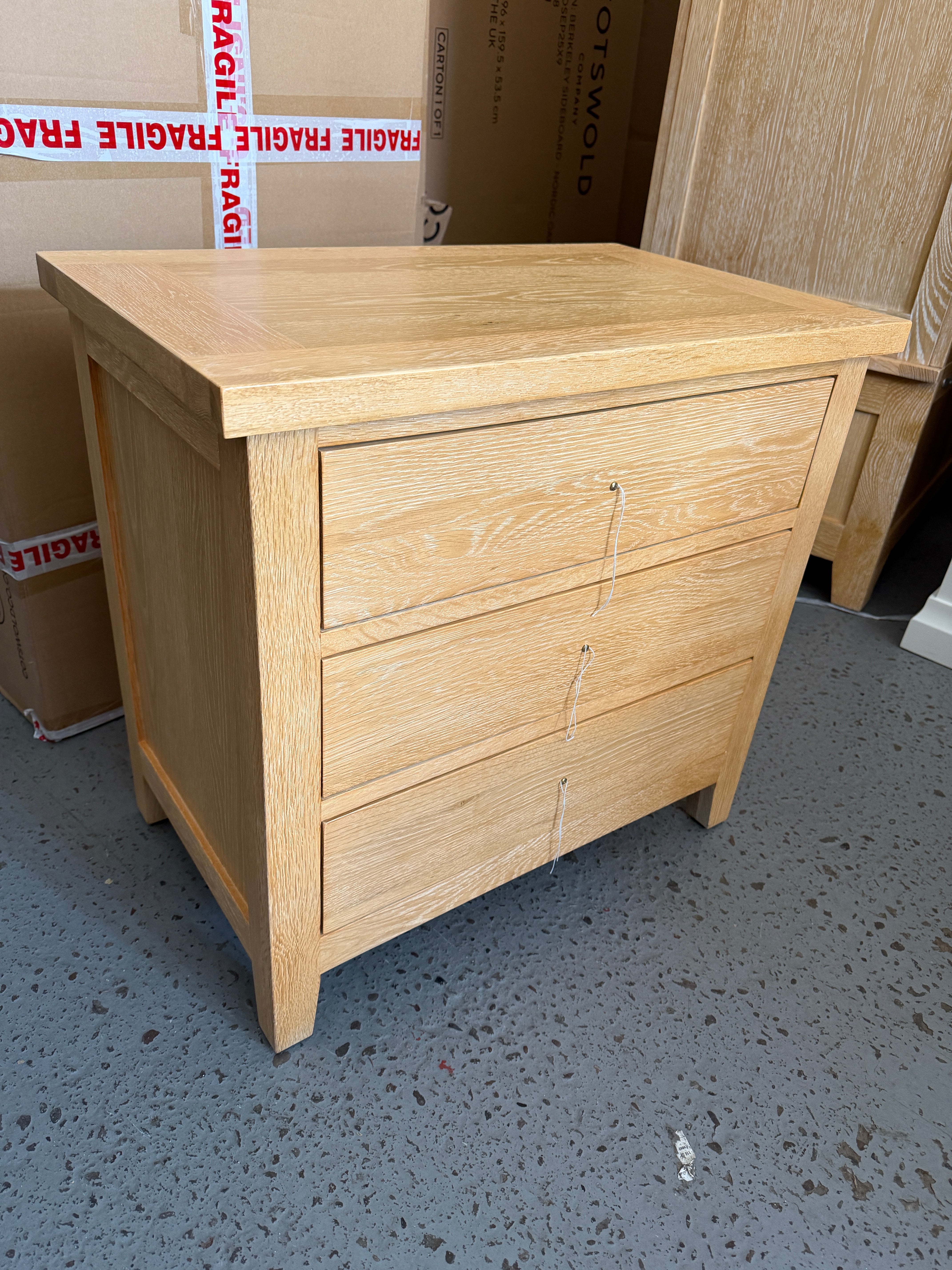 Set Of Two - INGLESHAM WHITEWASH OAK
Jumbo Bedside Table Quality Furniture Clearance Ltd